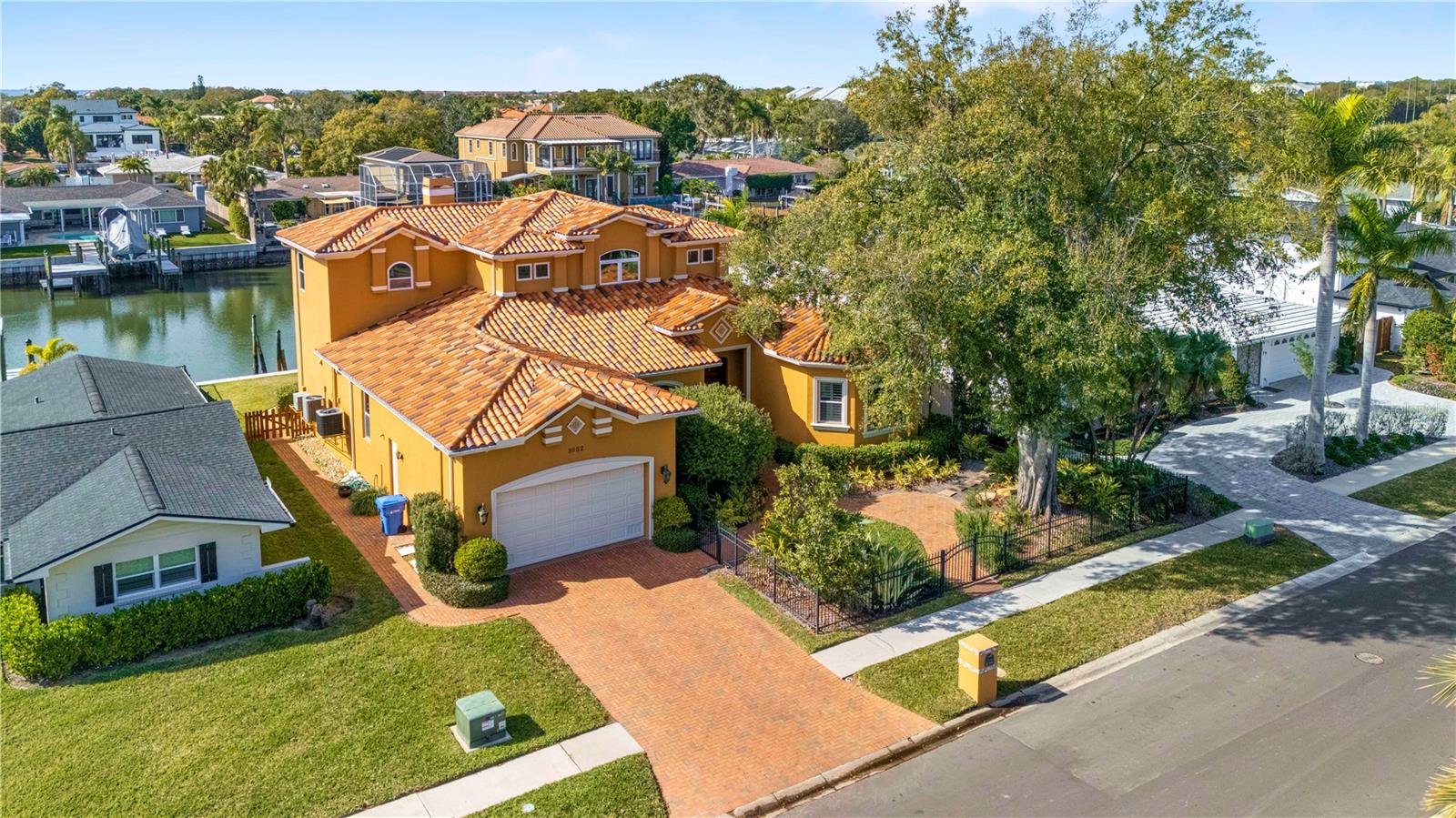 Image 74 of 80 For 3952 Versailles Drive