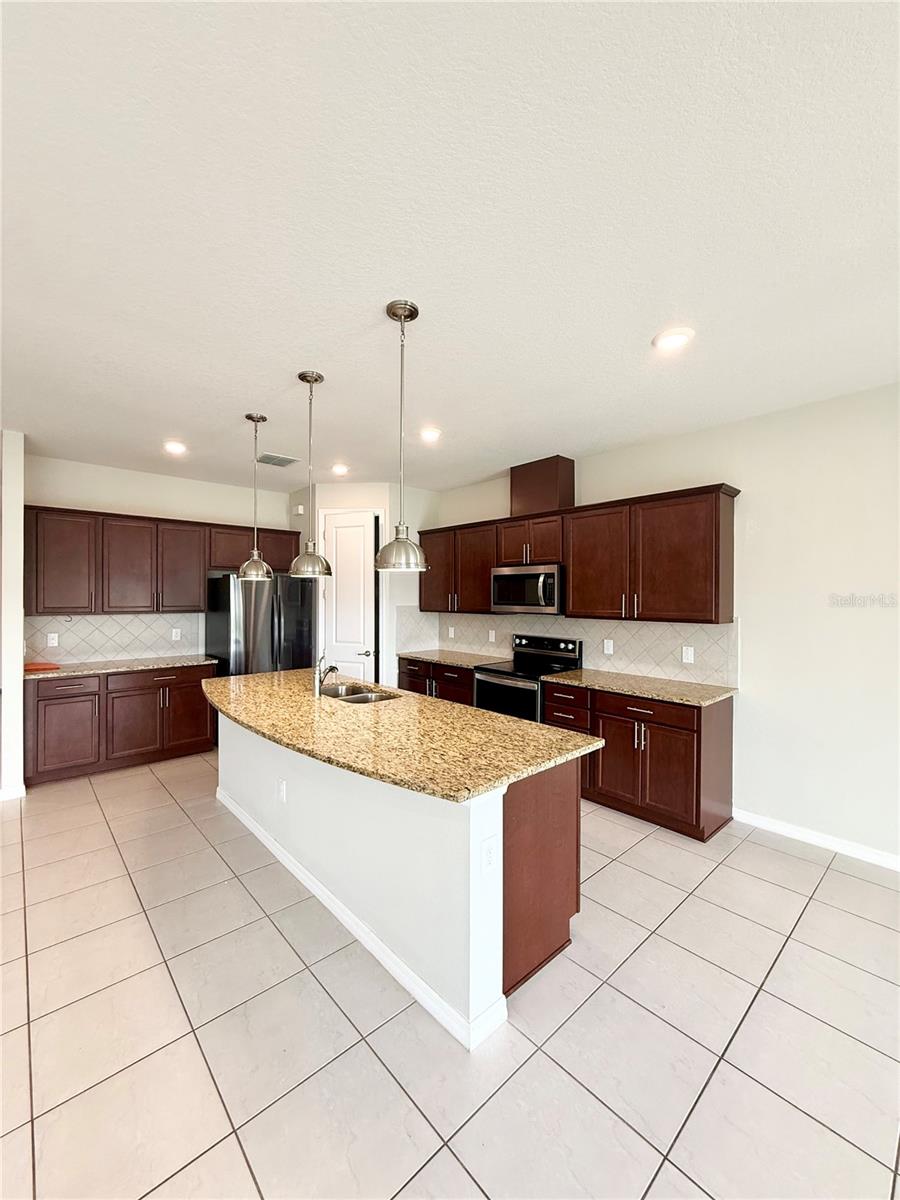 Image 6 of 20 For 10843 Rolling Moss Road