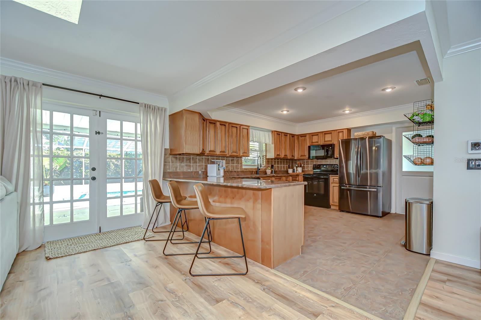 Listing photo id 9 for 1901 Little Cove