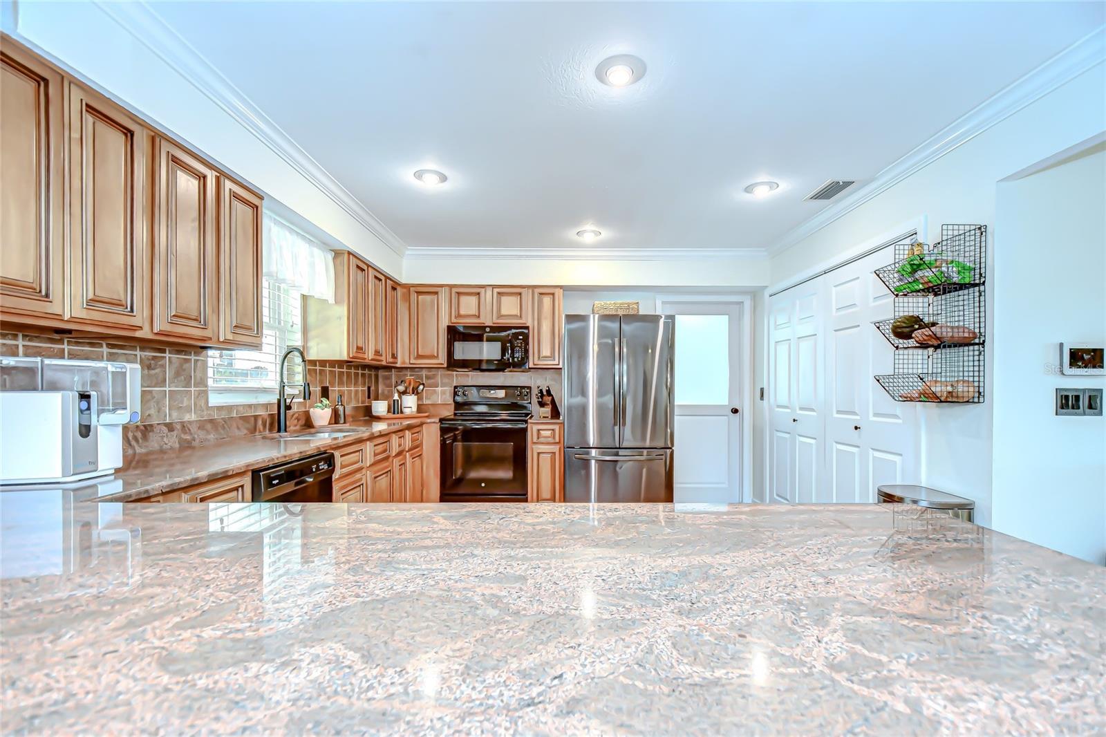 Listing photo id 10 for 1901 Little Cove