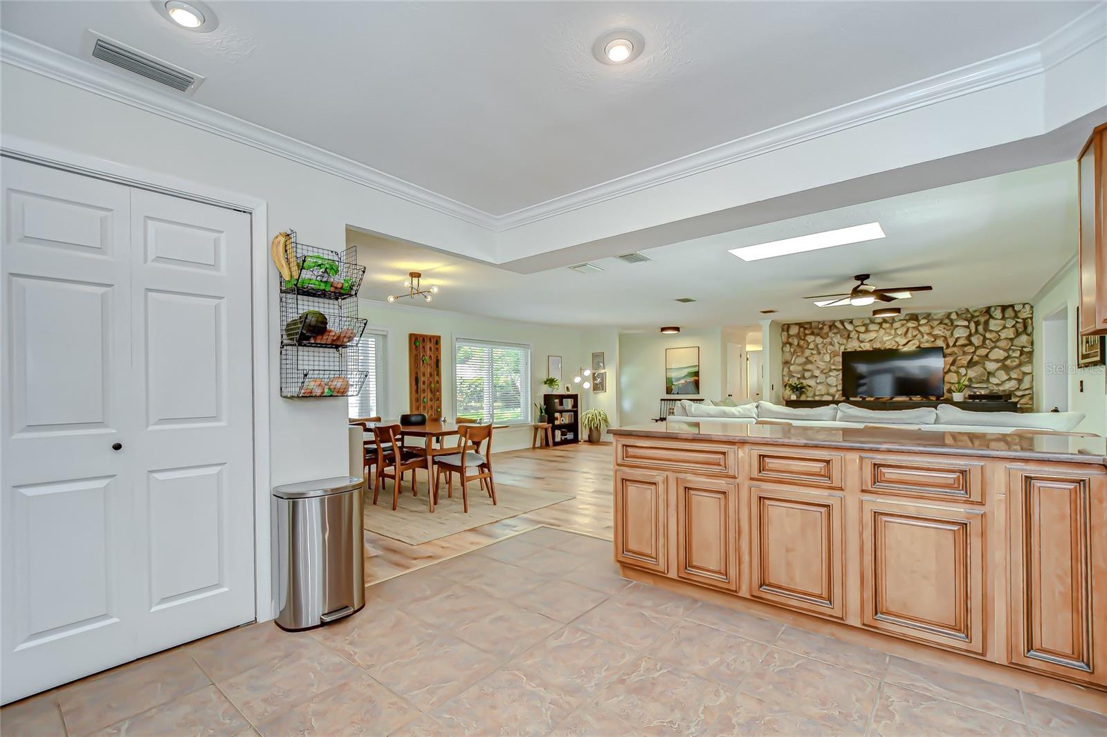 Listing photo id 11 for 1901 Little Cove