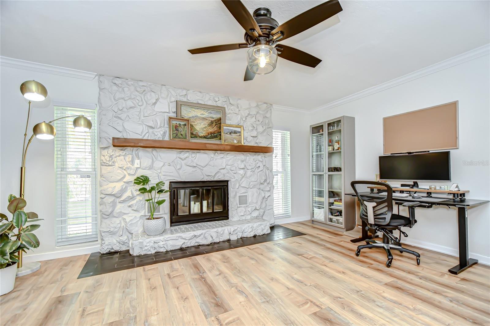 Listing photo id 17 for 1901 Little Cove