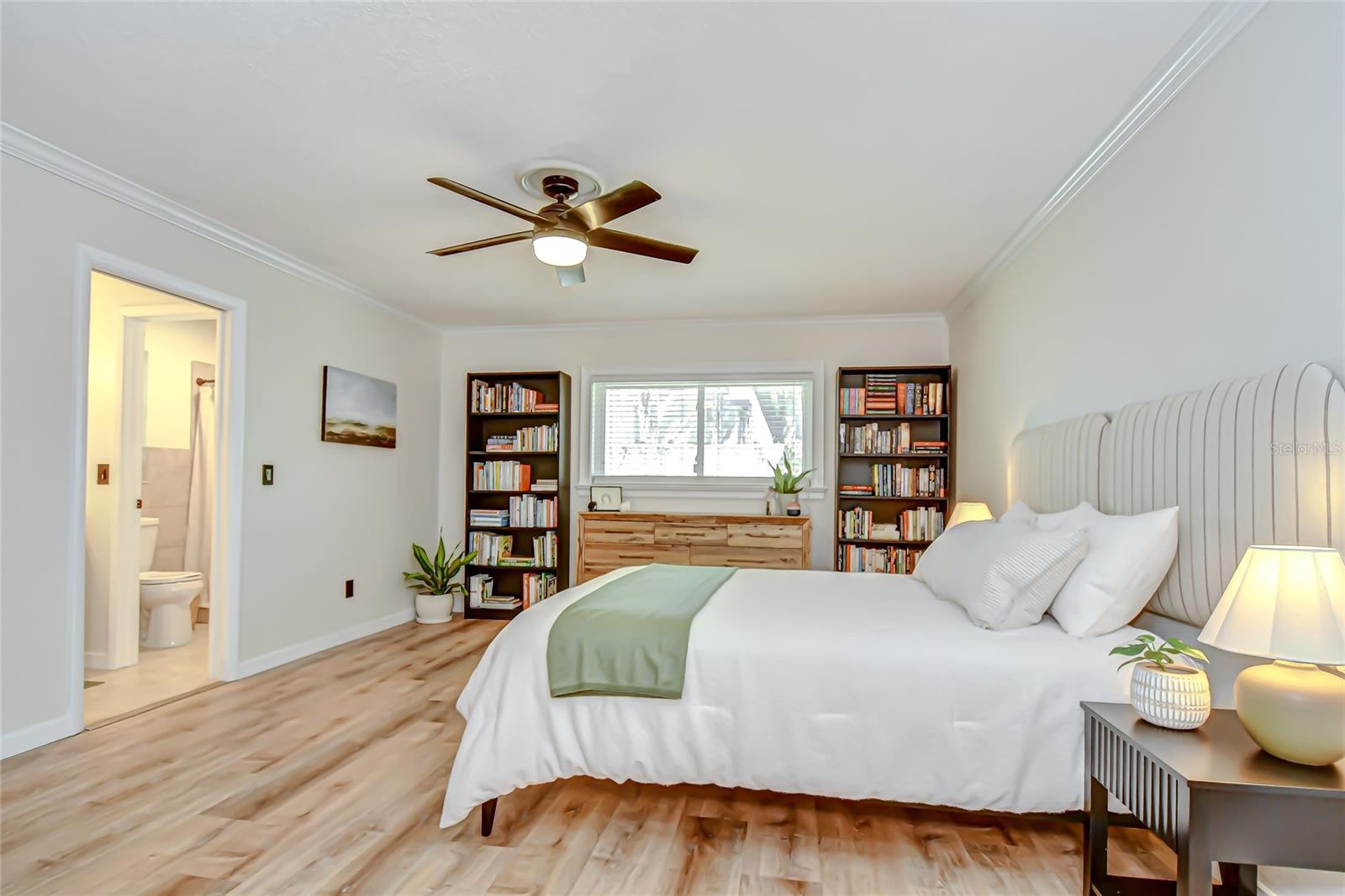 Listing photo id 20 for 1901 Little Cove