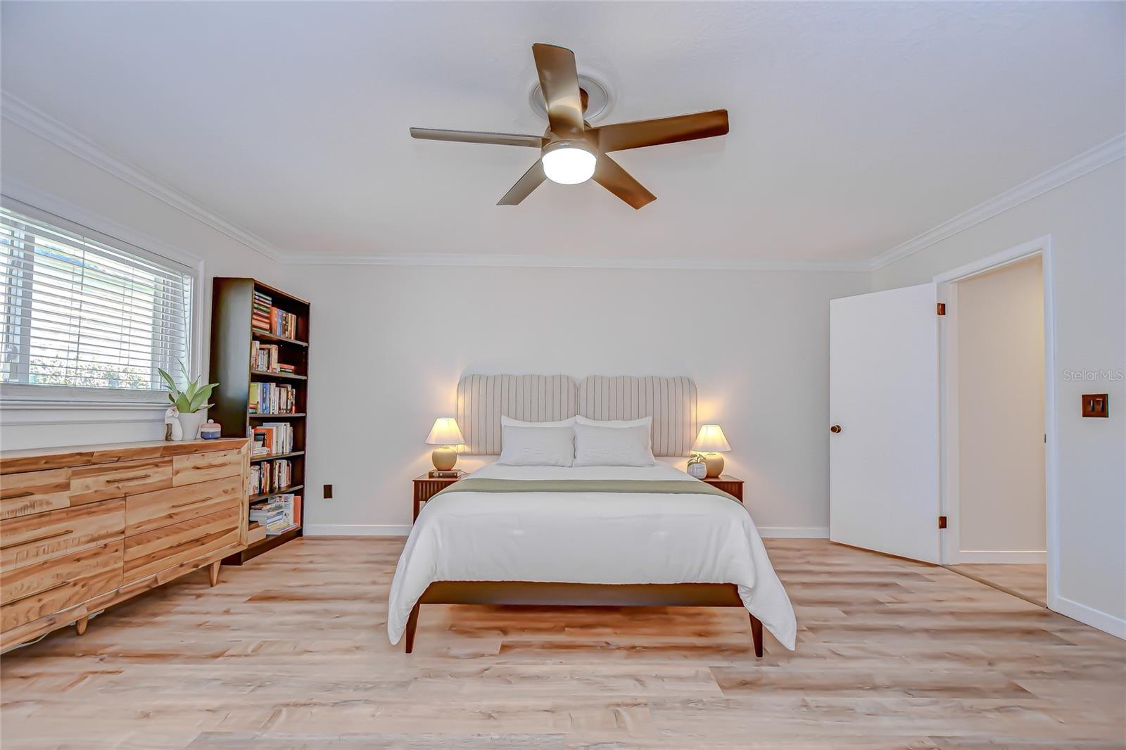 Listing photo id 21 for 1901 Little Cove