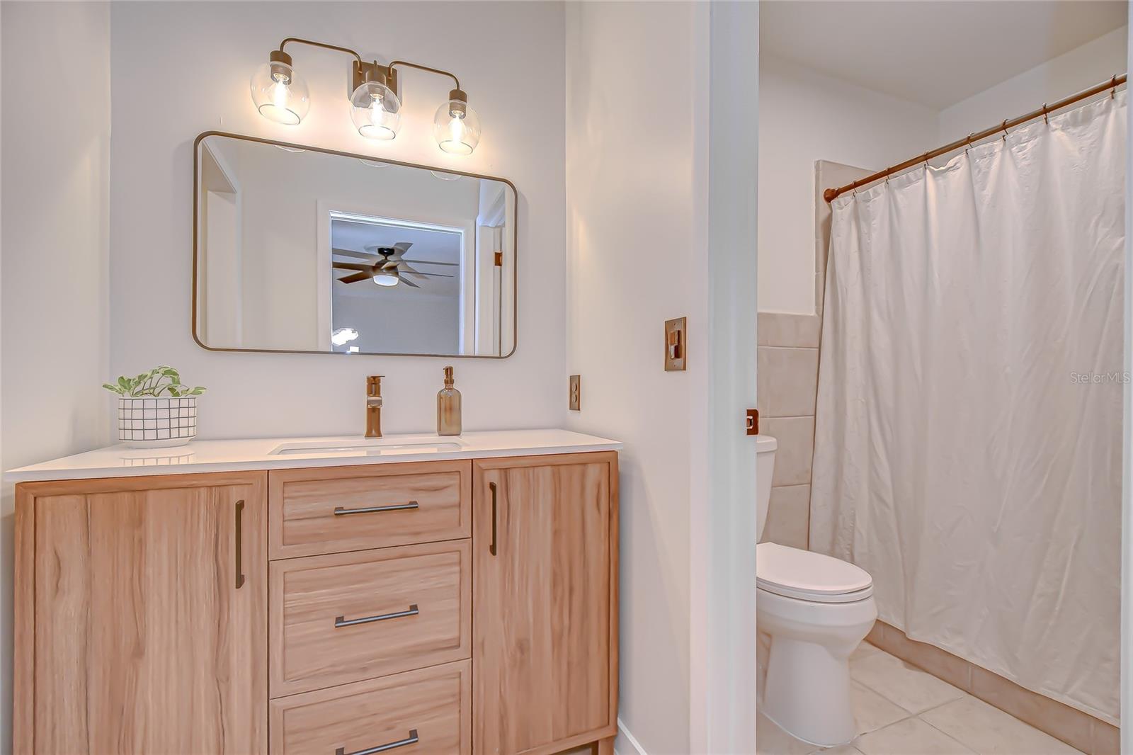 Listing photo id 24 for 1901 Little Cove