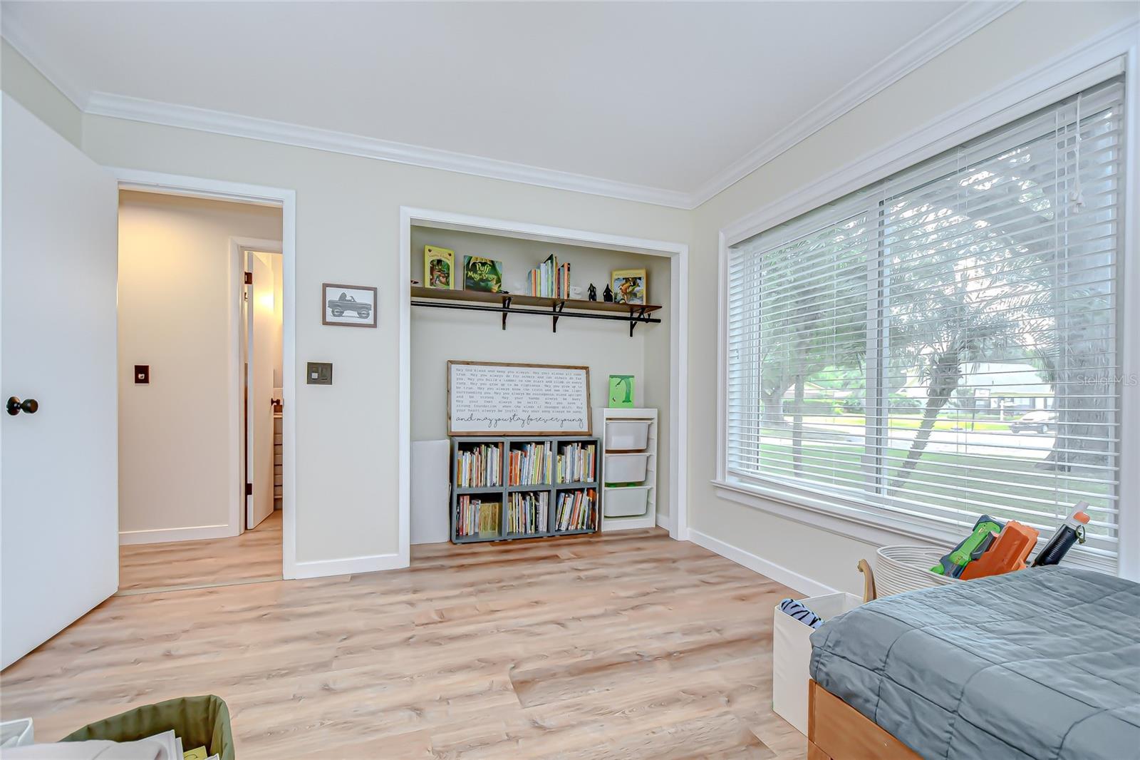 Listing photo id 28 for 1901 Little Cove