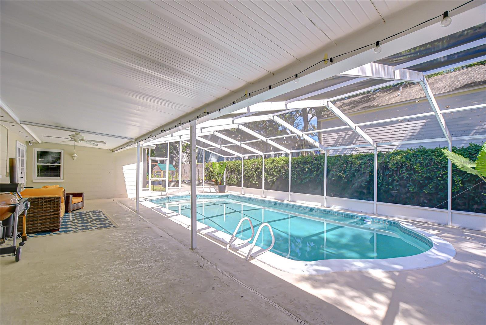 Listing photo id 34 for 1901 Little Cove