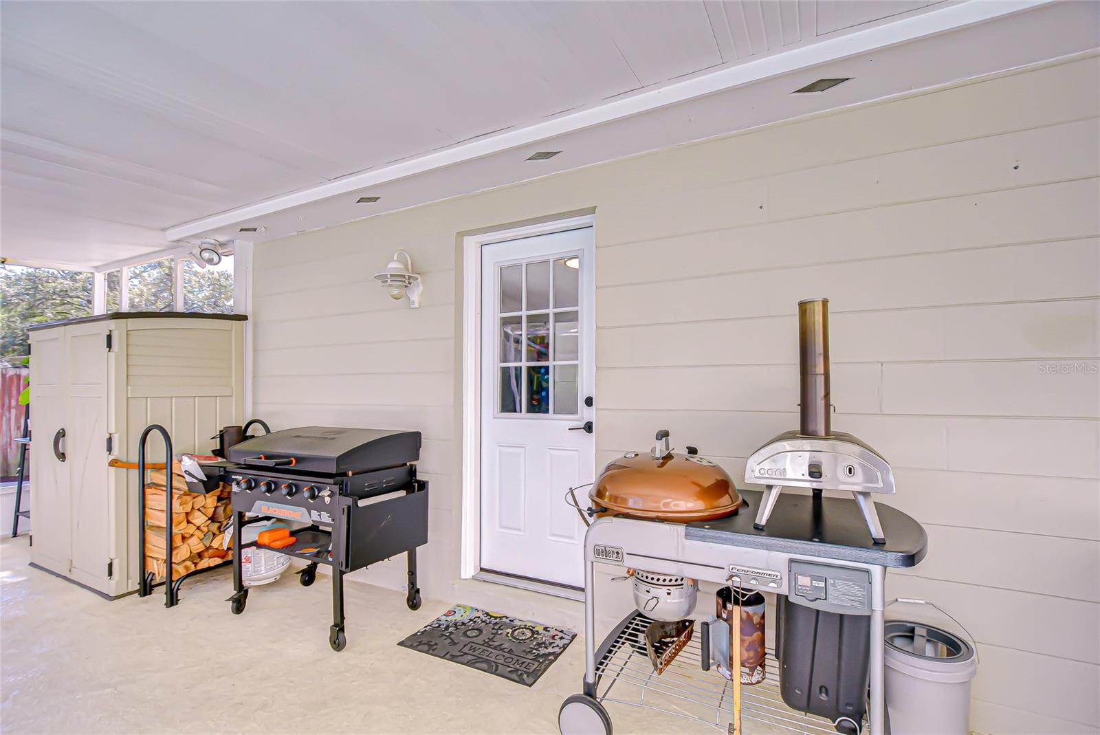 Listing photo id 35 for 1901 Little Cove