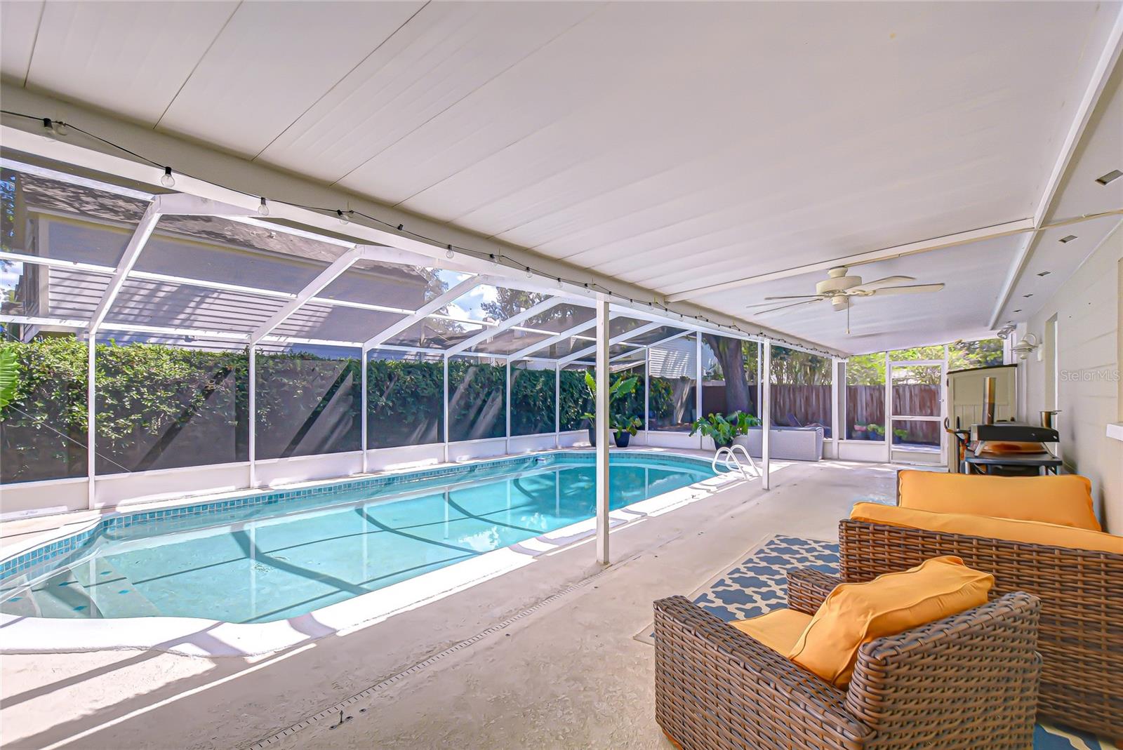 Listing photo id 2 for 1901 Little Cove