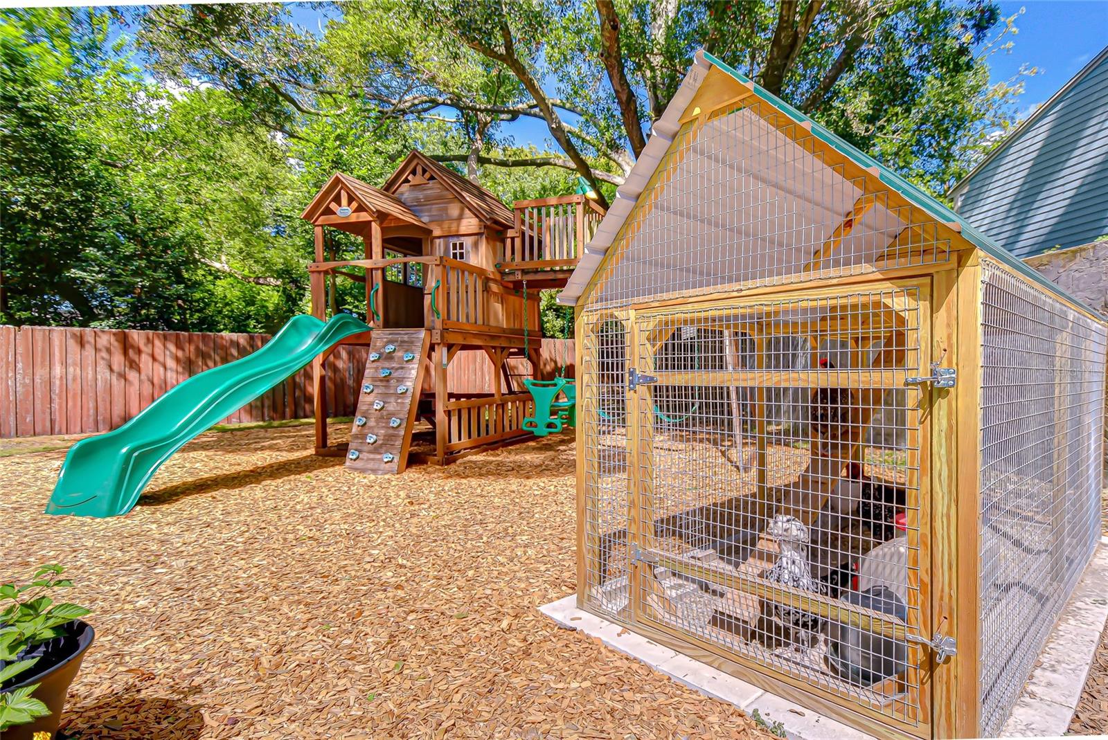 Listing photo id 42 for 1901 Little Cove