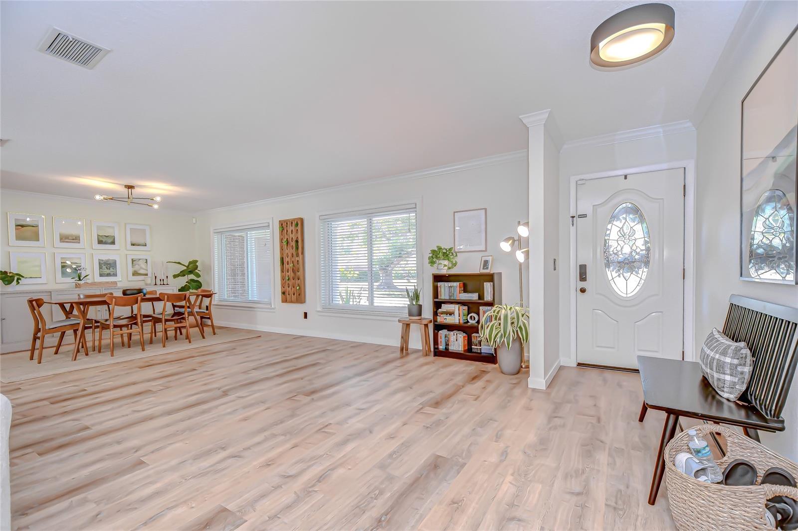 Listing photo id 5 for 1901 Little Cove