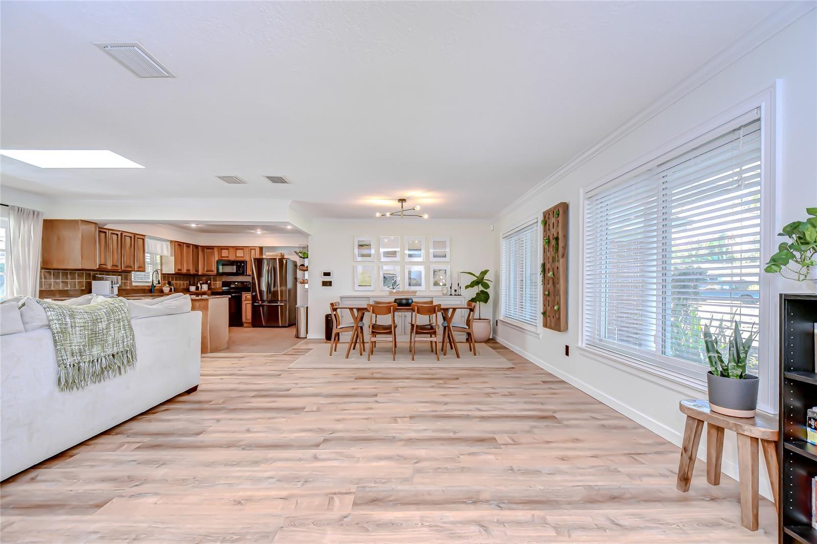 Listing photo id 6 for 1901 Little Cove