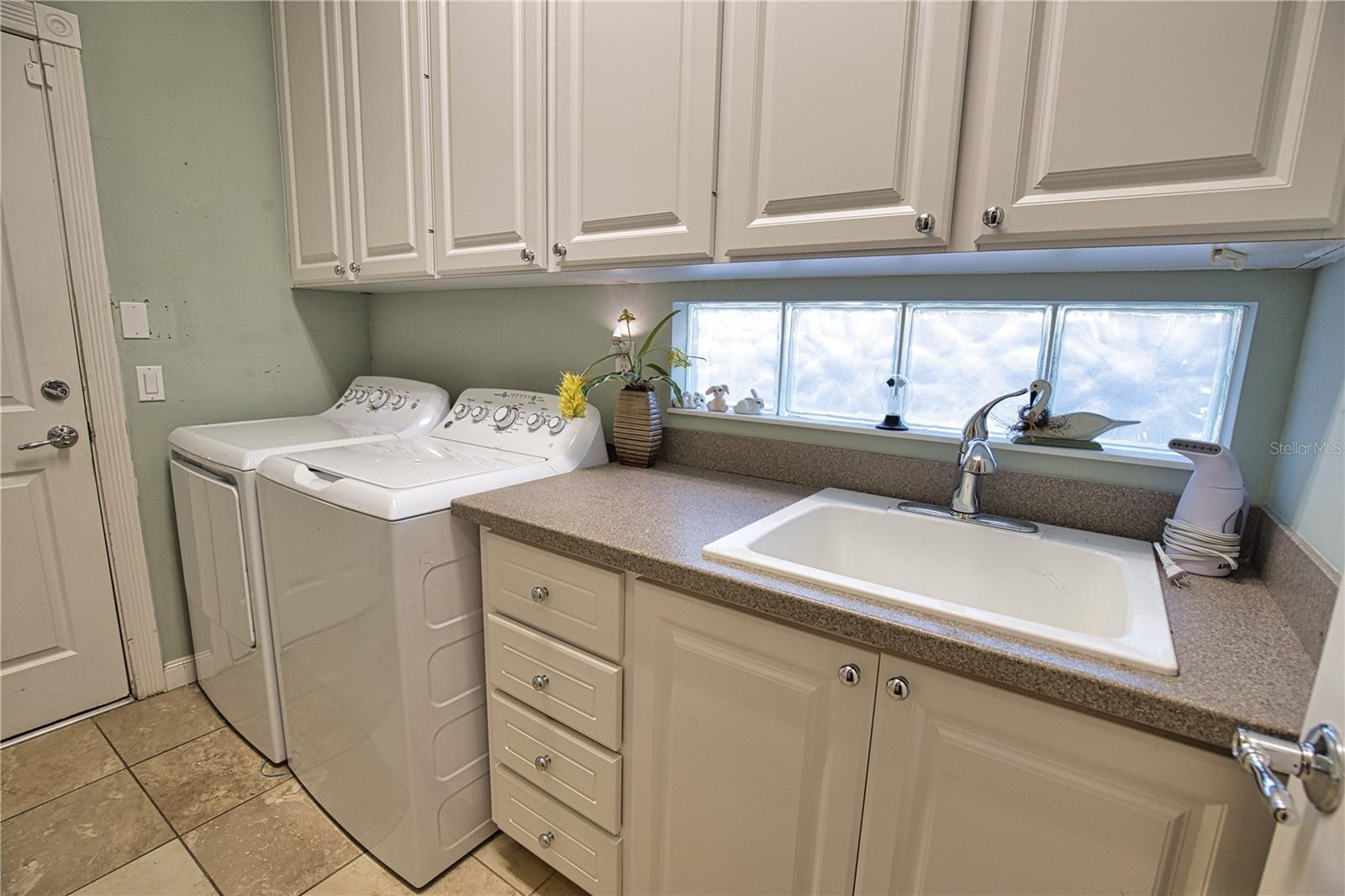 Image 41 of 53 For 13430 Attaviano Street