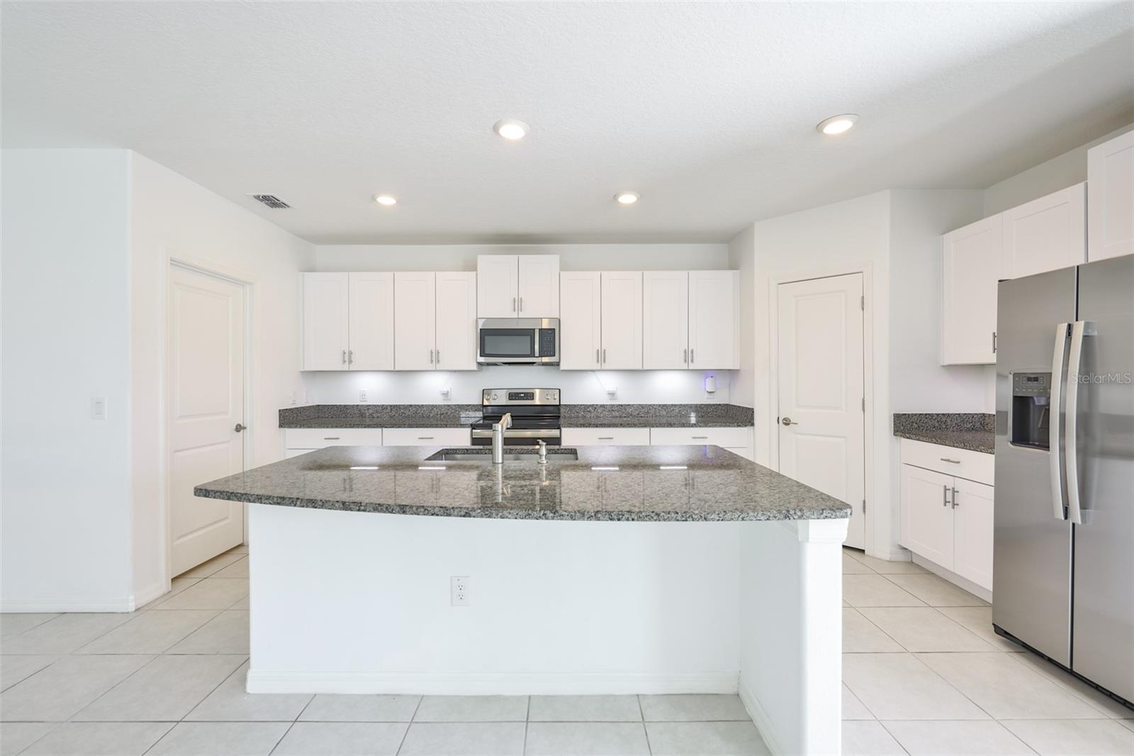 Image 6 of 57 For 9913 Jackfruit Court