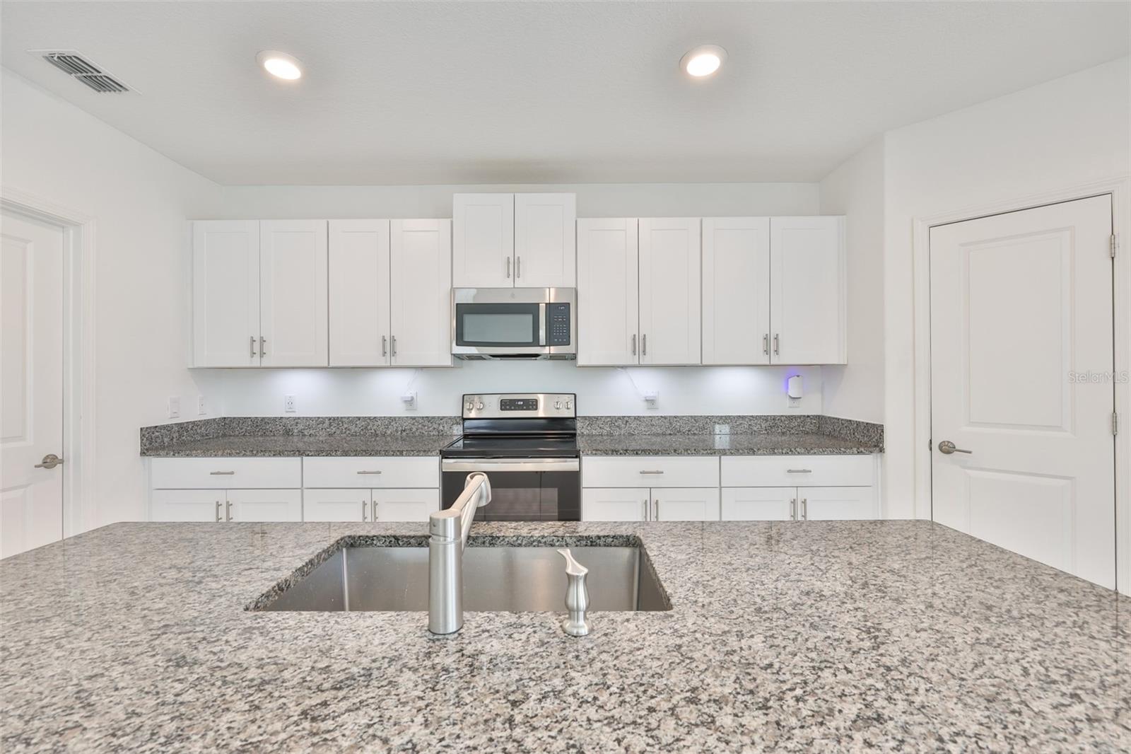 Image 7 of 57 For 9913 Jackfruit Court