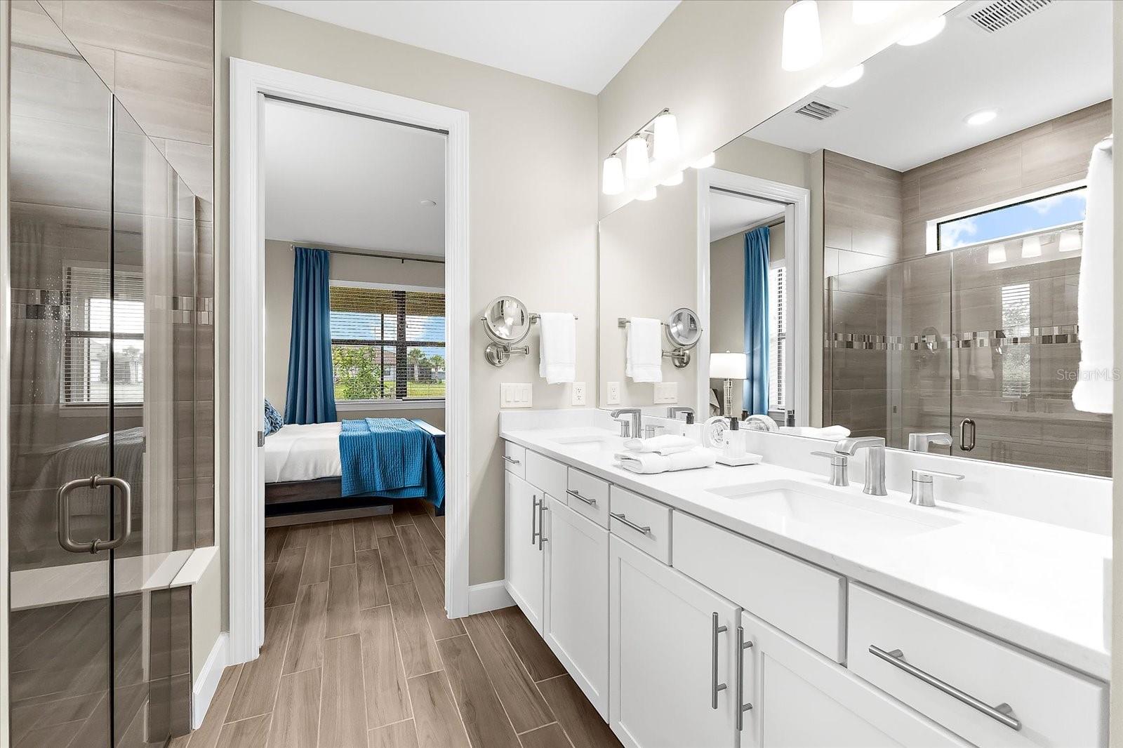 Listing photo id 4 for 6791 Alstead Circle