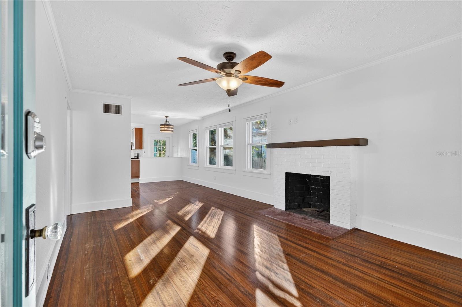 Image 16 of 58 For 2905 14th Street N