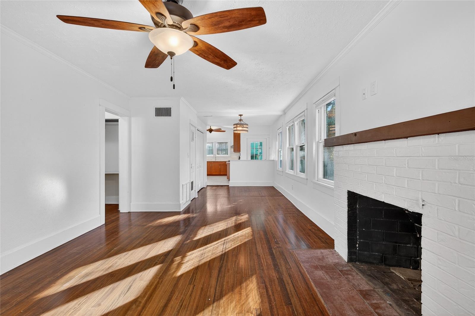 Image 17 of 58 For 2905 14th Street N