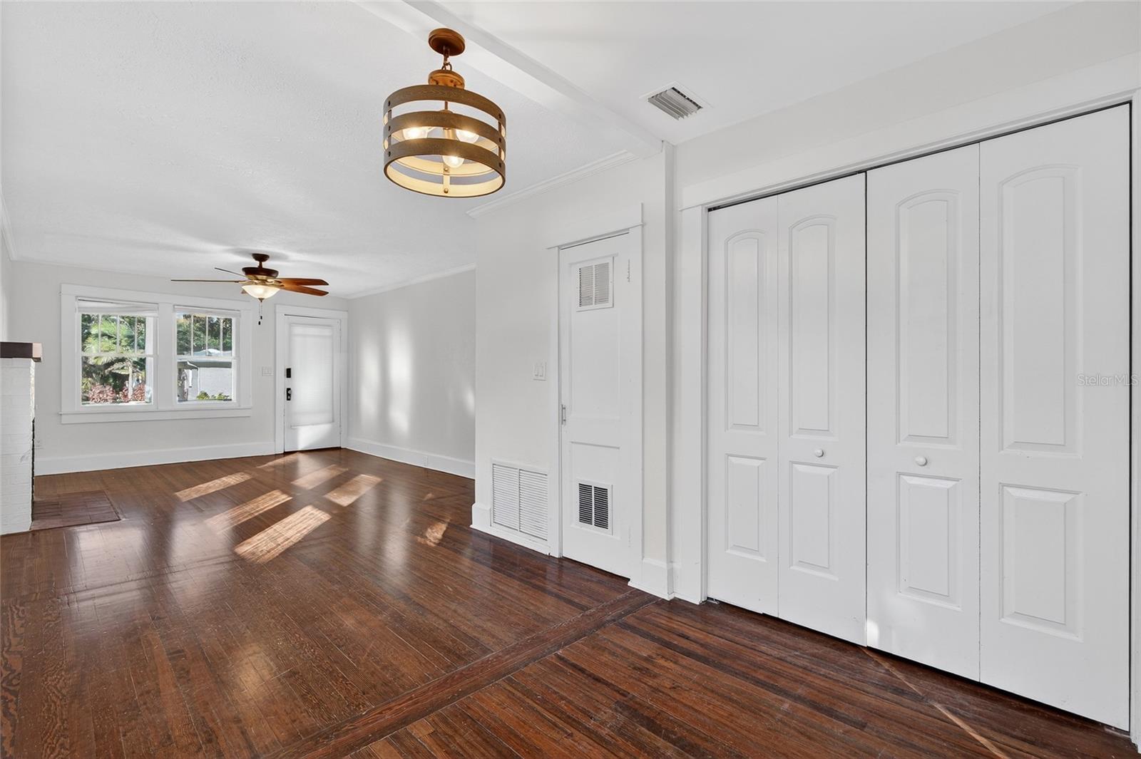 Image 20 of 58 For 2905 14th Street N