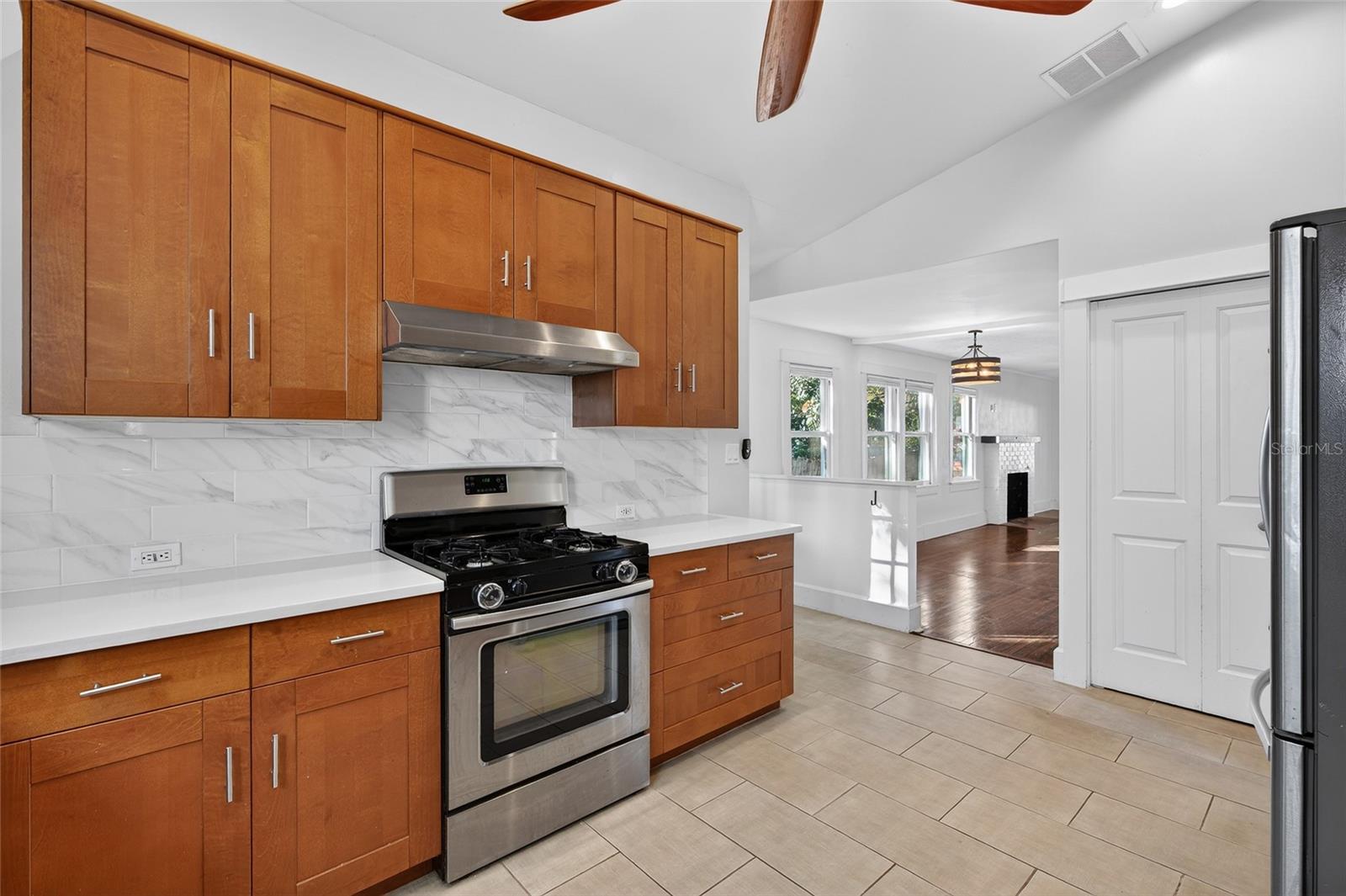 Image 24 of 58 For 2905 14th Street N