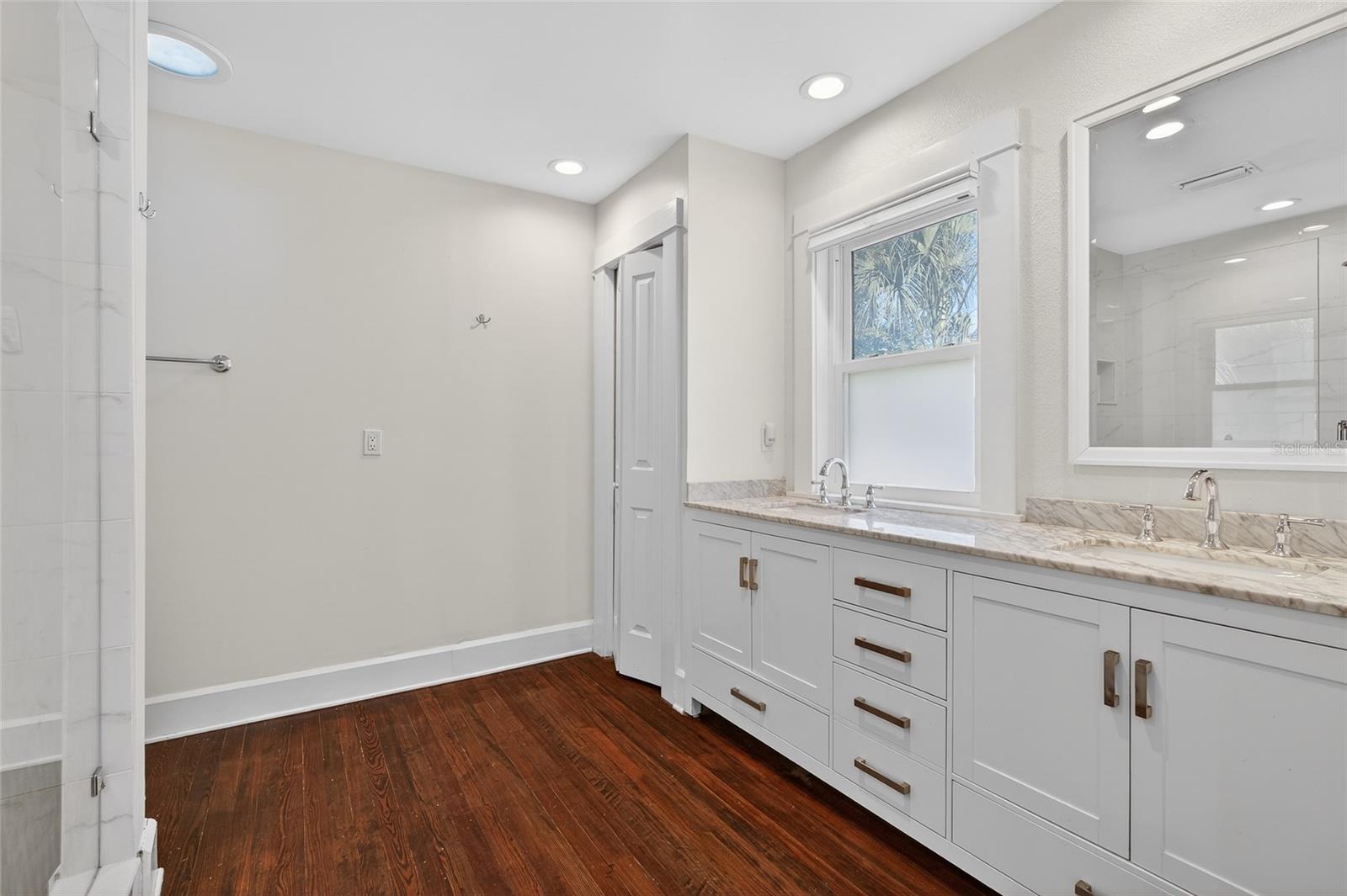 Image 29 of 58 For 2905 14th Street N