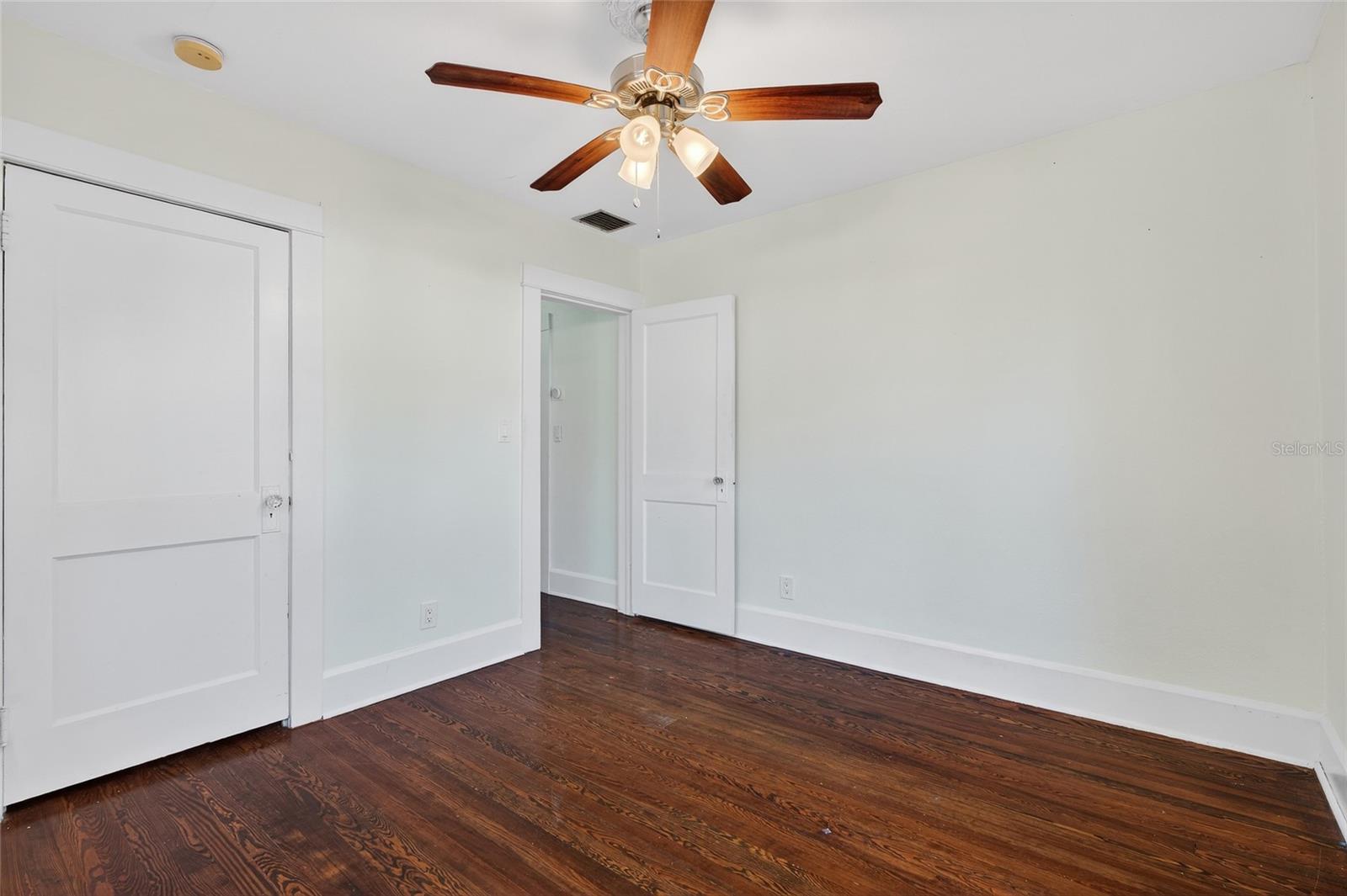 Image 33 of 58 For 2905 14th Street N