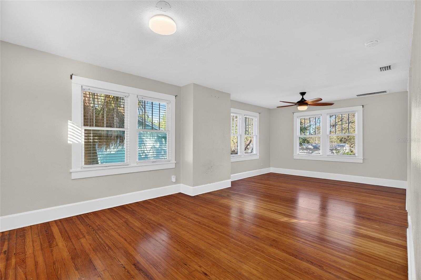 Image 40 of 58 For 2905 14th Street N