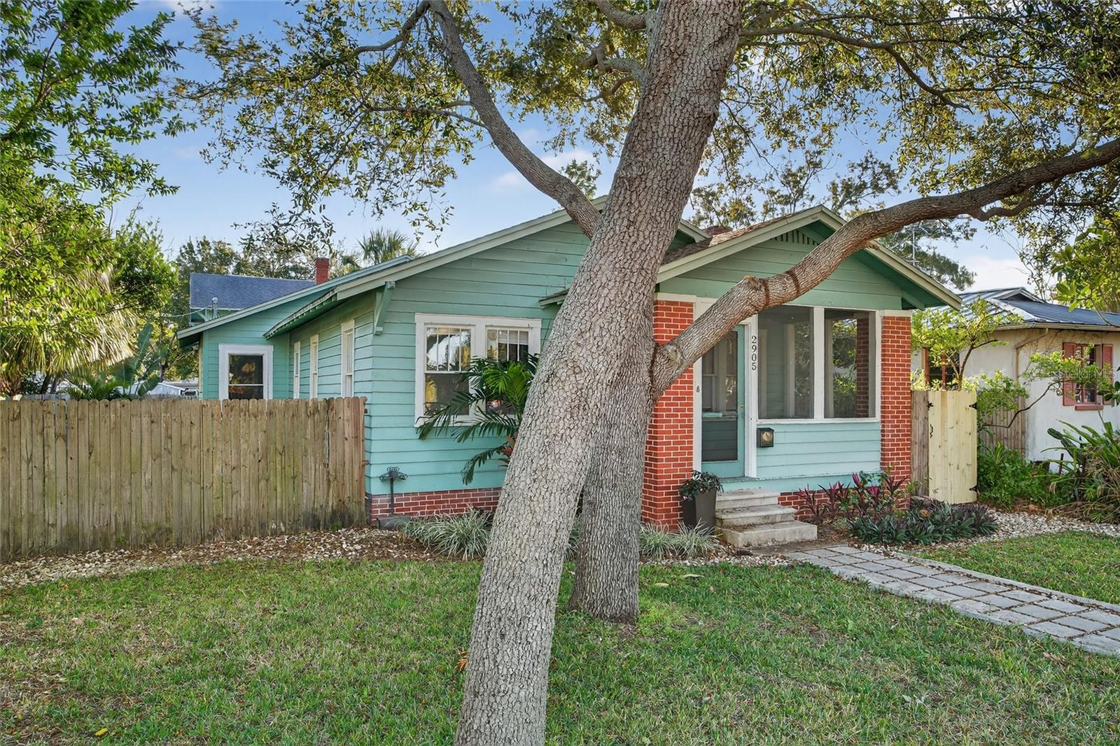 Image 6 of 58 For 2905 14th Street N