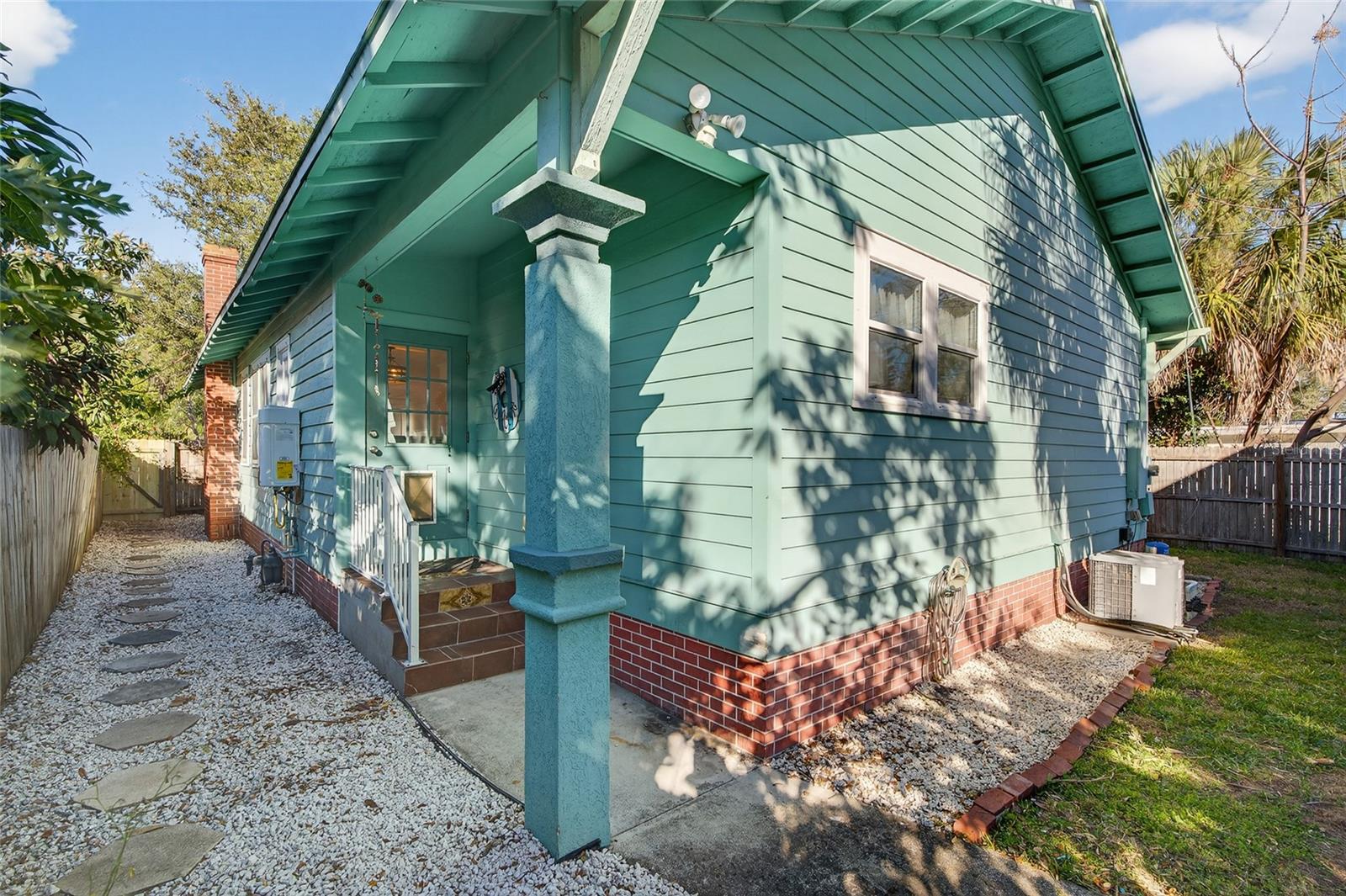 Image 7 of 58 For 2905 14th Street N