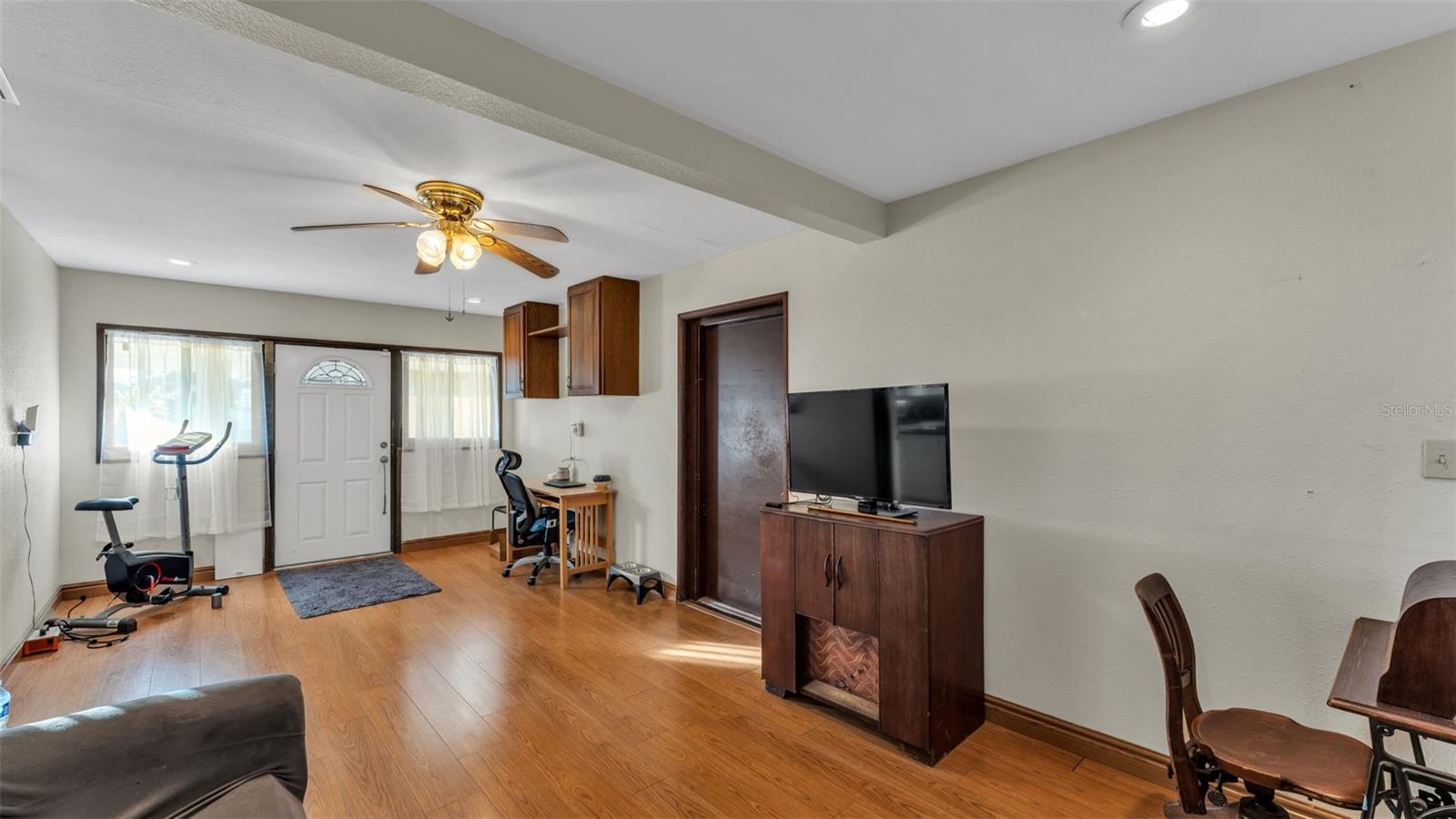 Image 10 of 34 For 3120 Shady Oak Drive E