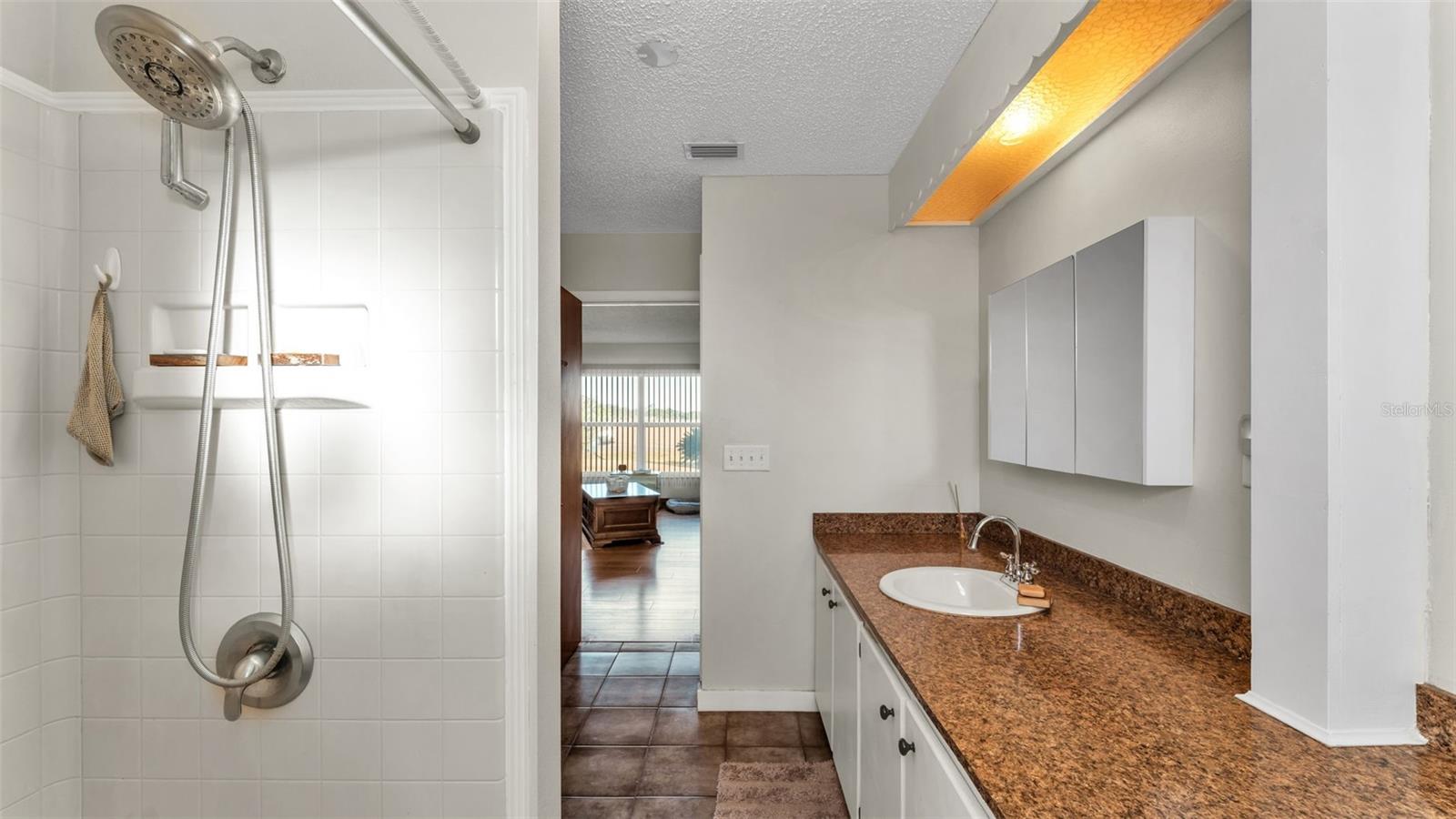 Image 14 of 34 For 3120 Shady Oak Drive E