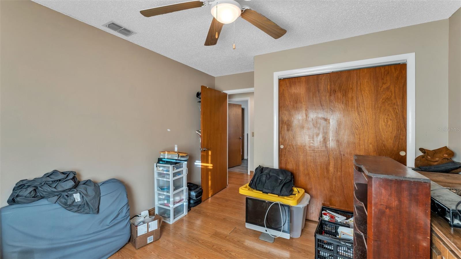 Image 18 of 34 For 3120 Shady Oak Drive E