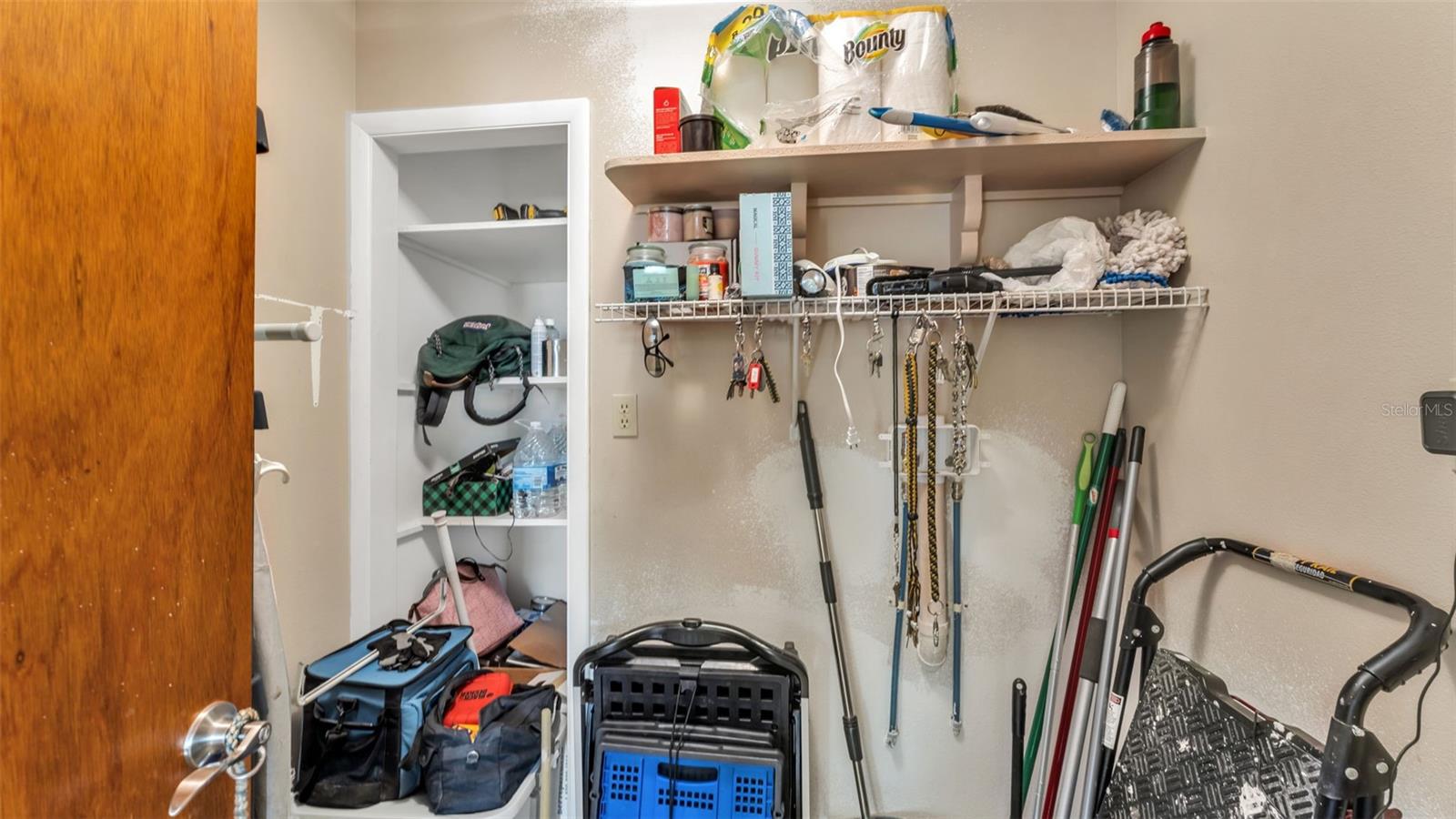 Image 22 of 34 For 3120 Shady Oak Drive E