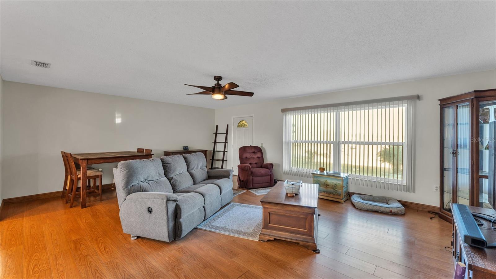 Image 6 of 34 For 3120 Shady Oak Drive E