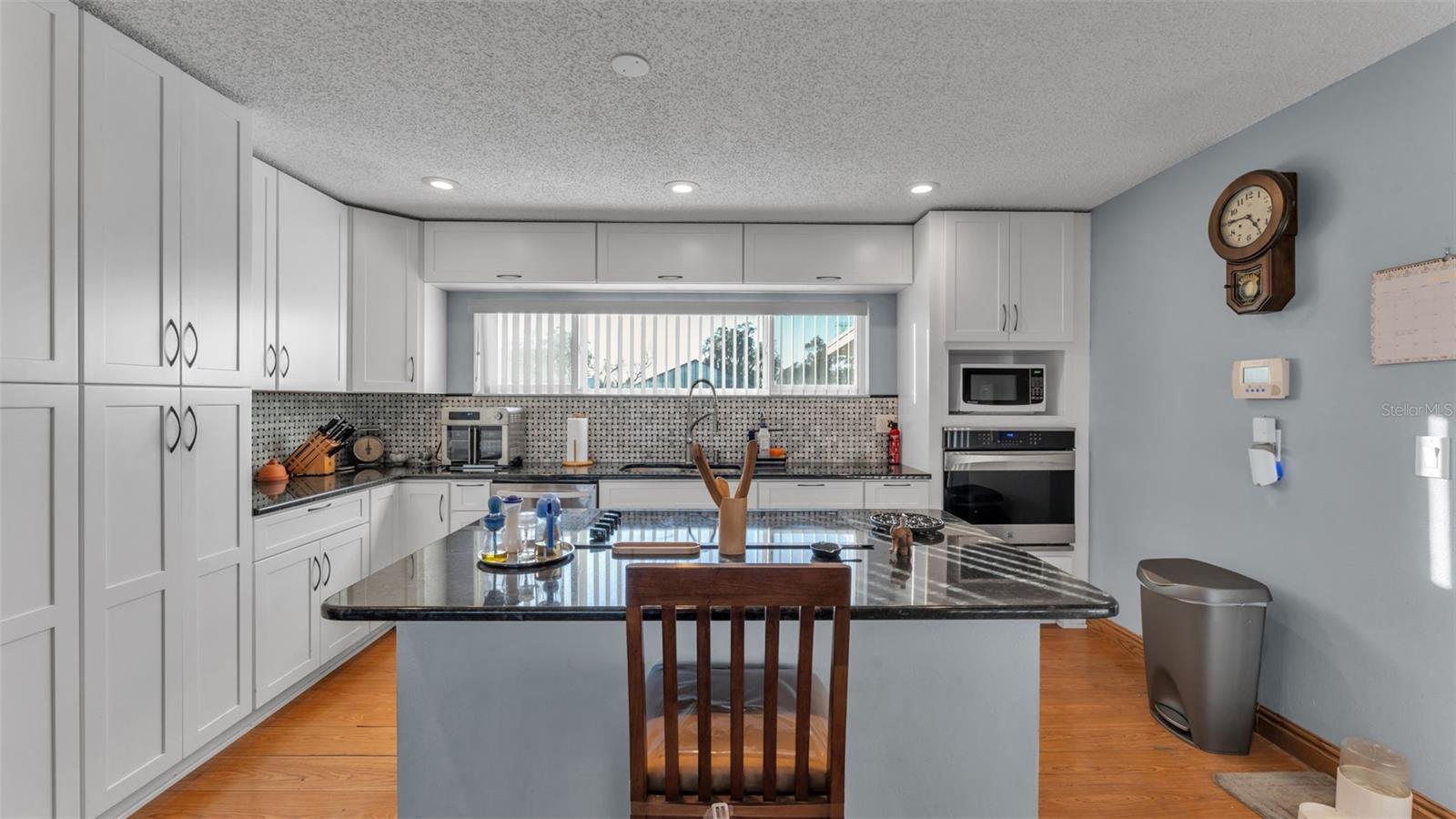 Image 7 of 34 For 3120 Shady Oak Drive E