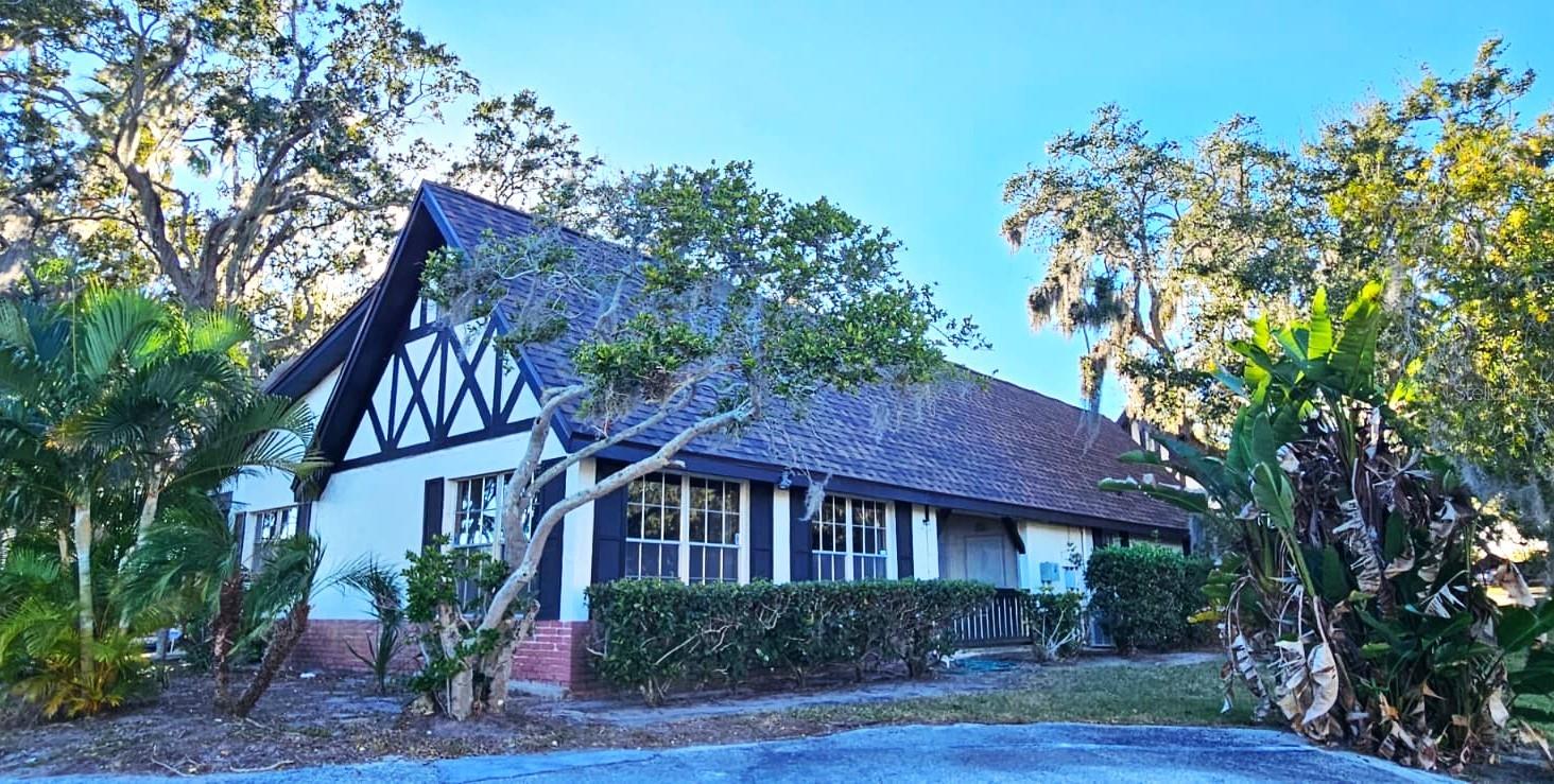 Image 2 of 32 For 310 Bayshore Boulevard 104