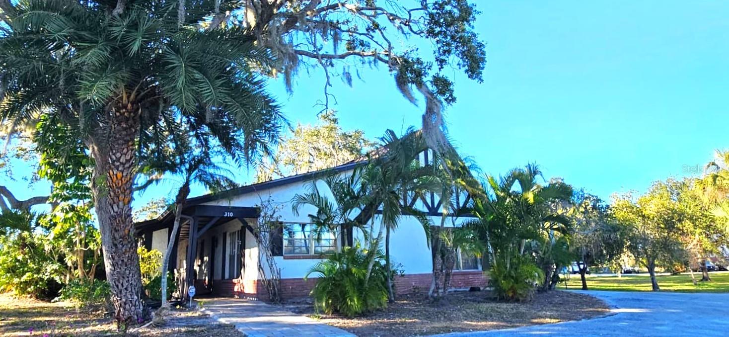 Image 4 of 32 For 310 Bayshore Boulevard 104