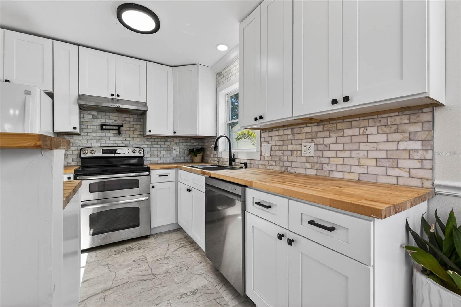 Image 11 of 31 For 4921 7th Street N