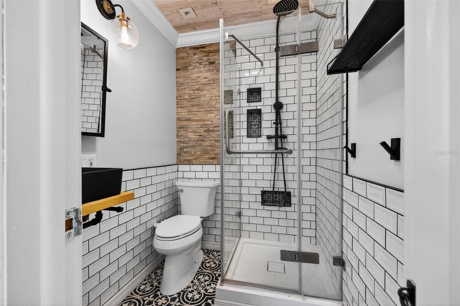 Image 18 of 31 For 4921 7th Street N