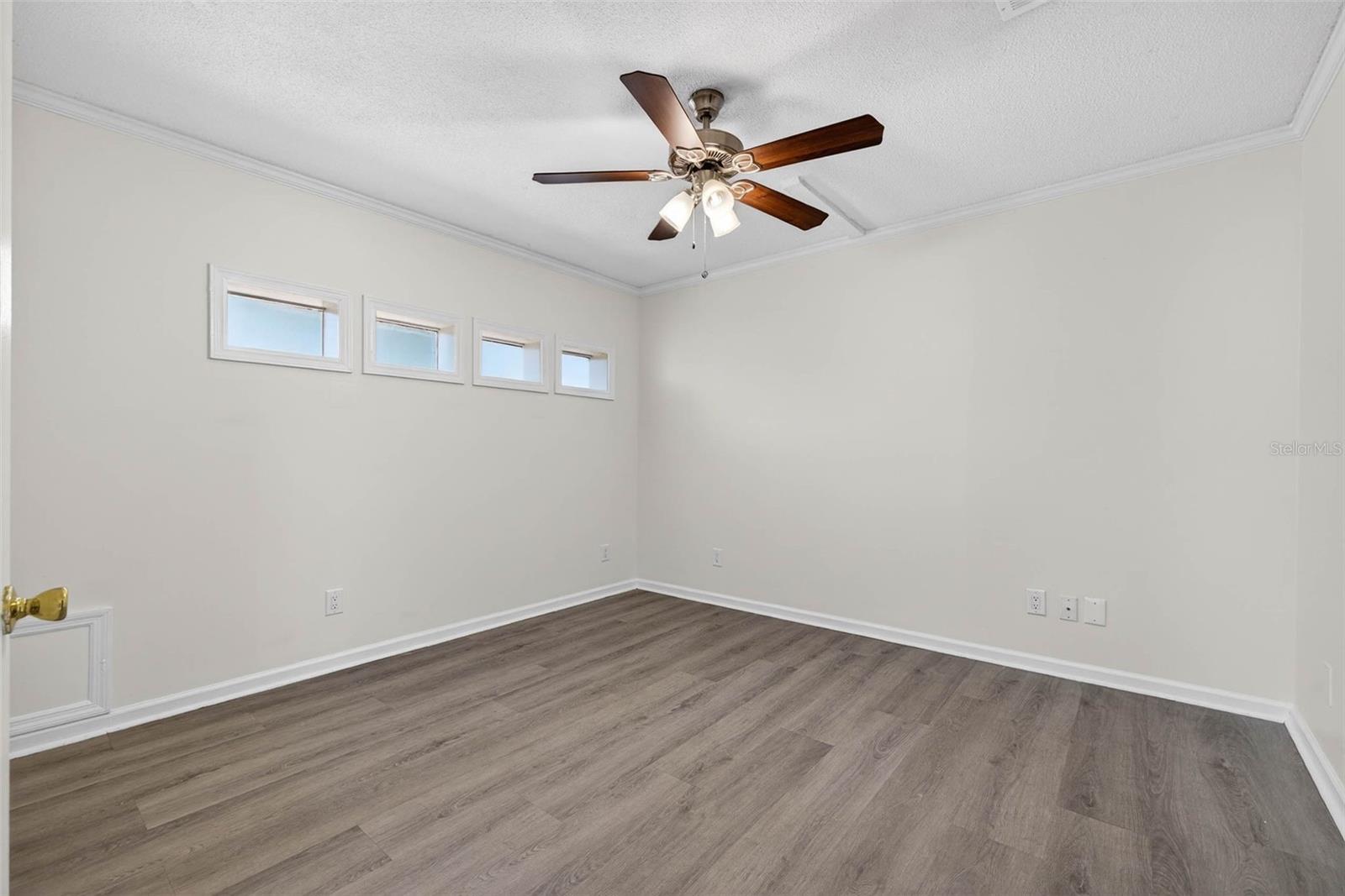 Image 20 of 31 For 4921 7th Street N