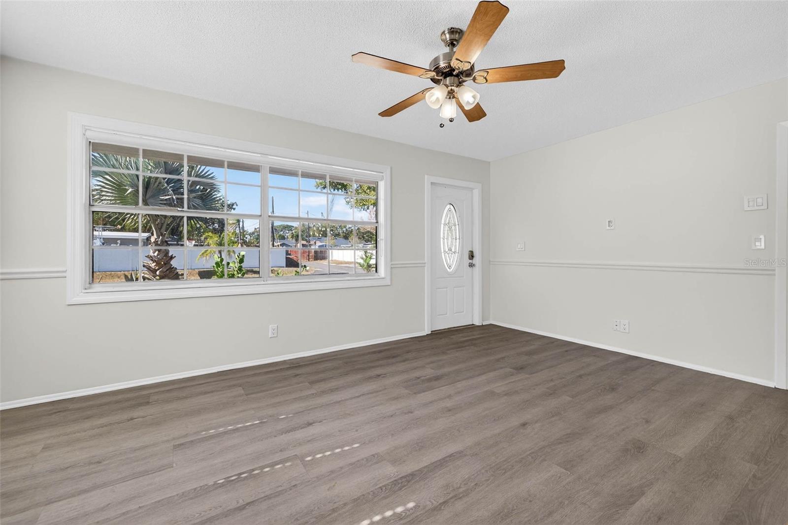 Image 5 of 31 For 4921 7th Street N