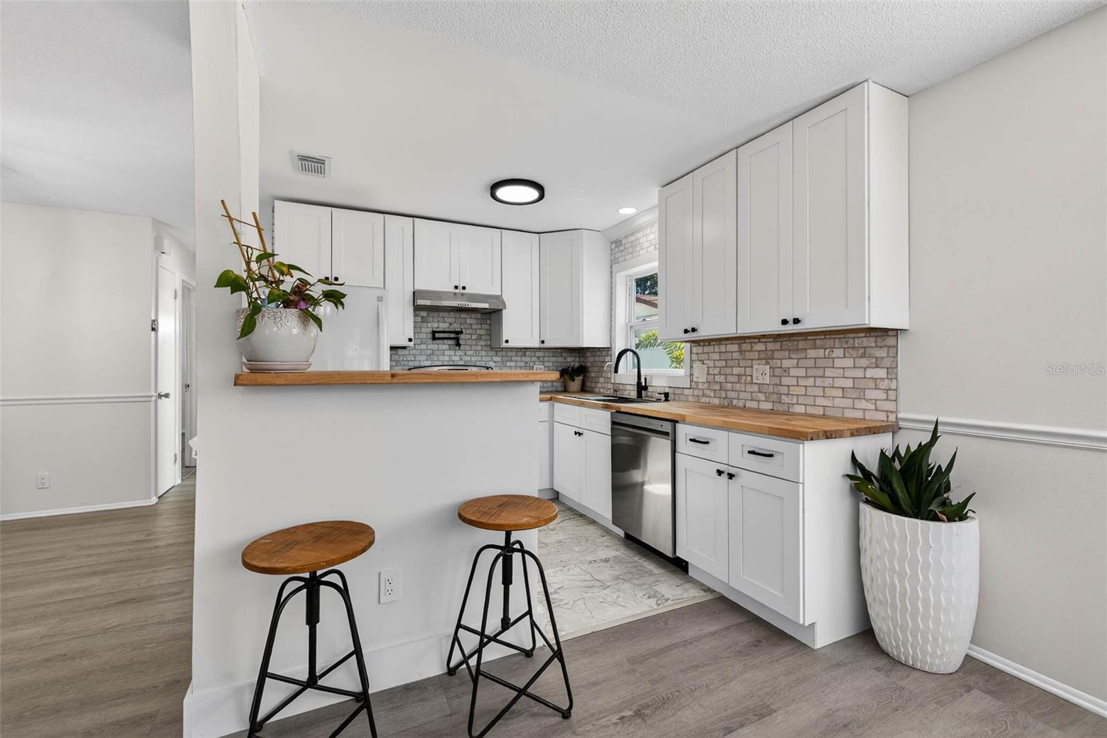 Image 7 of 31 For 4921 7th Street N