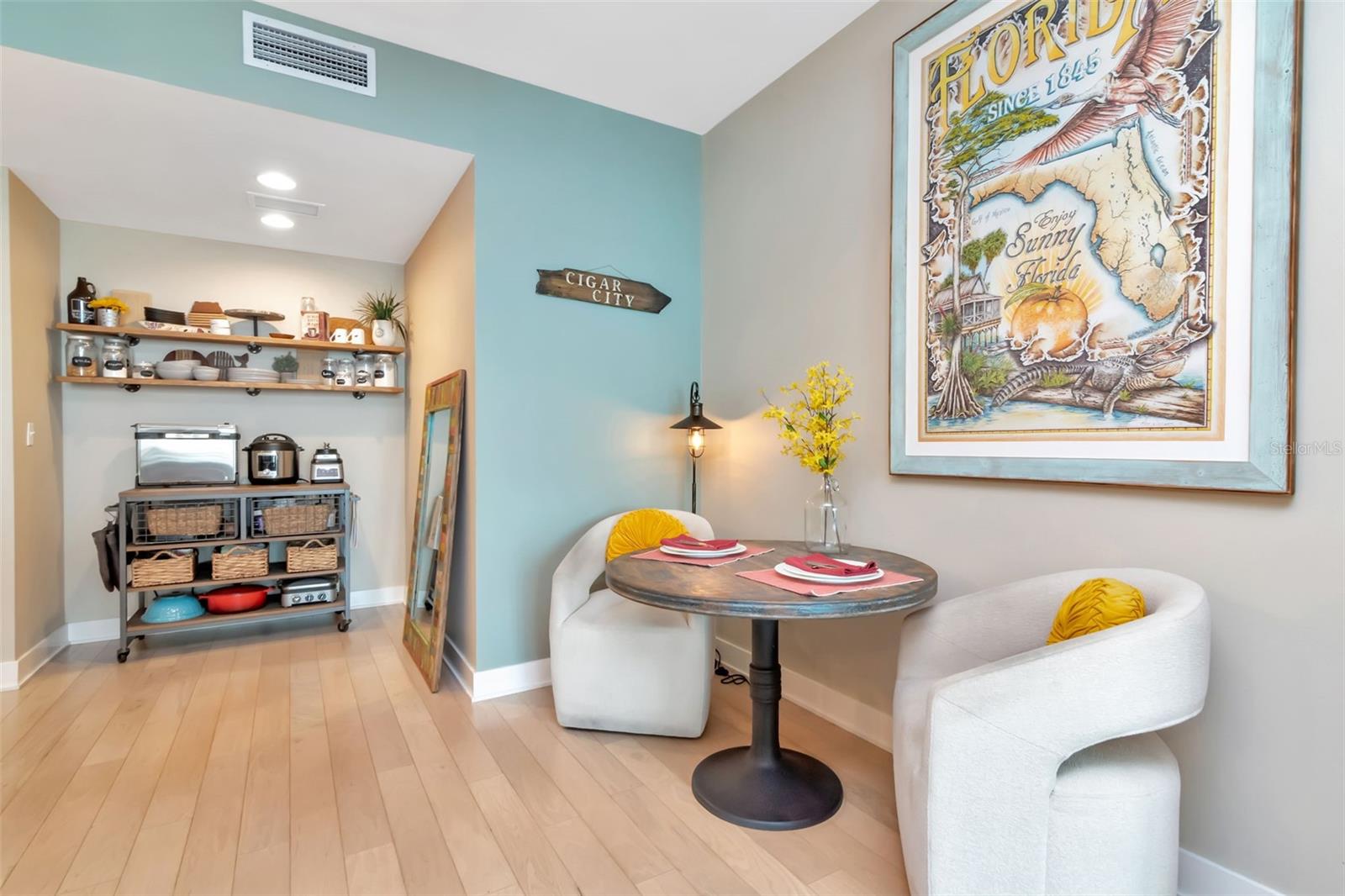 Image 10 of 51 For 1120 Kennedy Boulevard 611