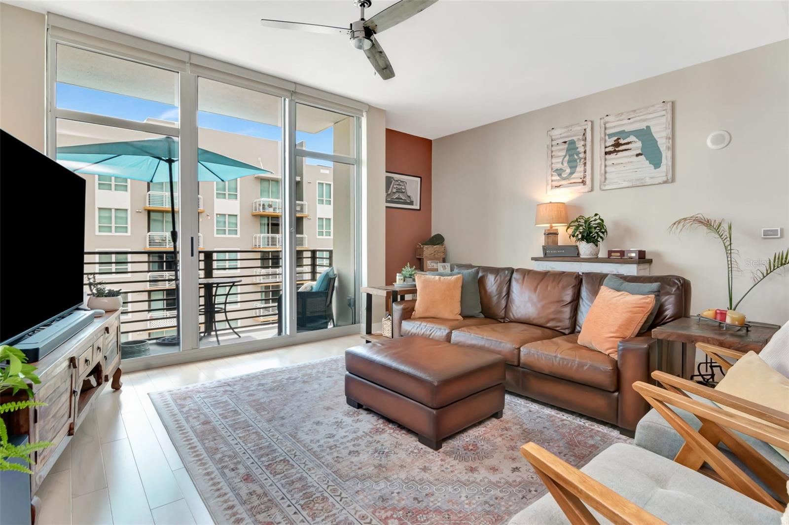 Image 3 of 51 For 1120 Kennedy Boulevard 611