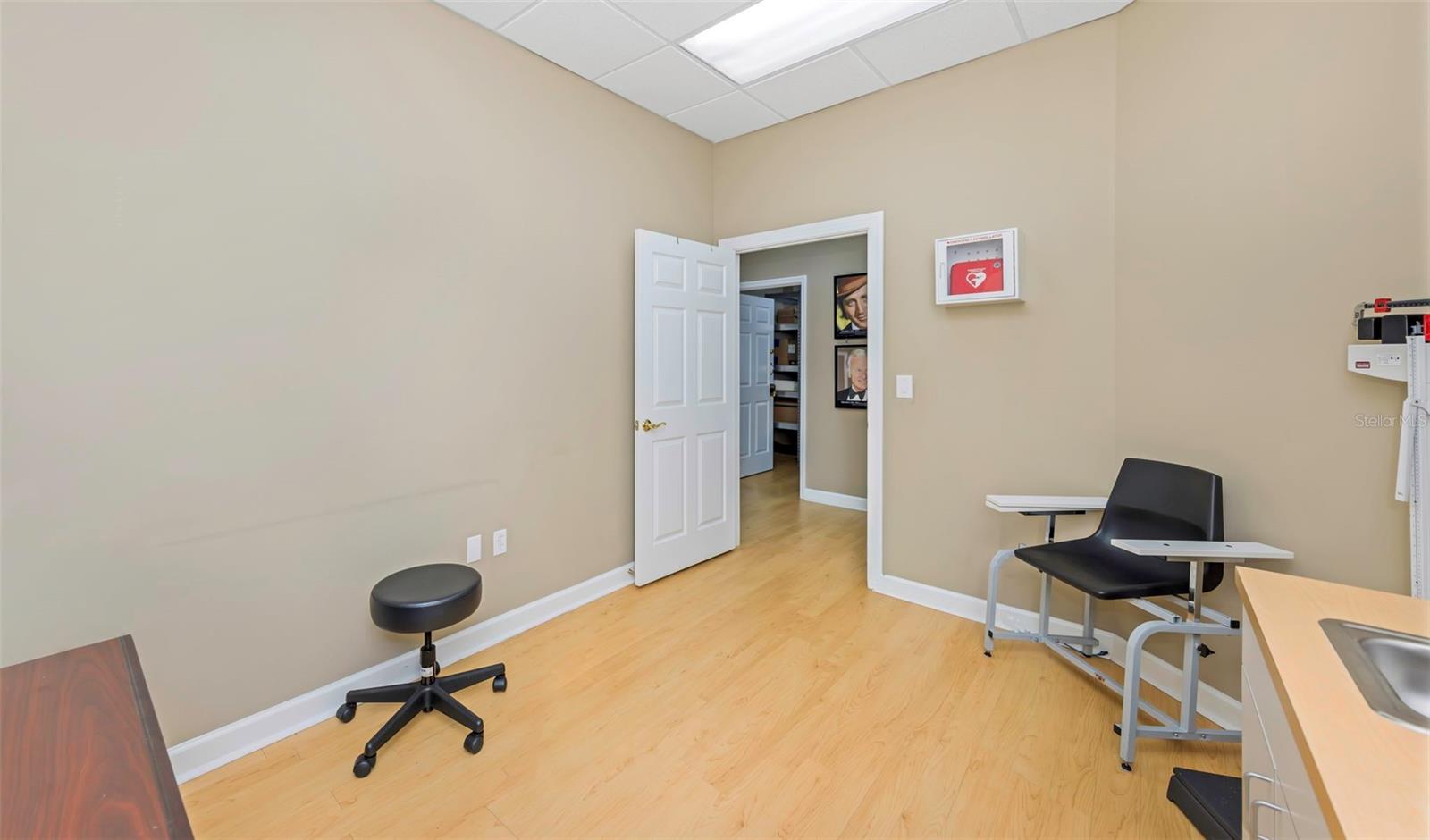 Listing photo id 10 for 14506 University Point Place