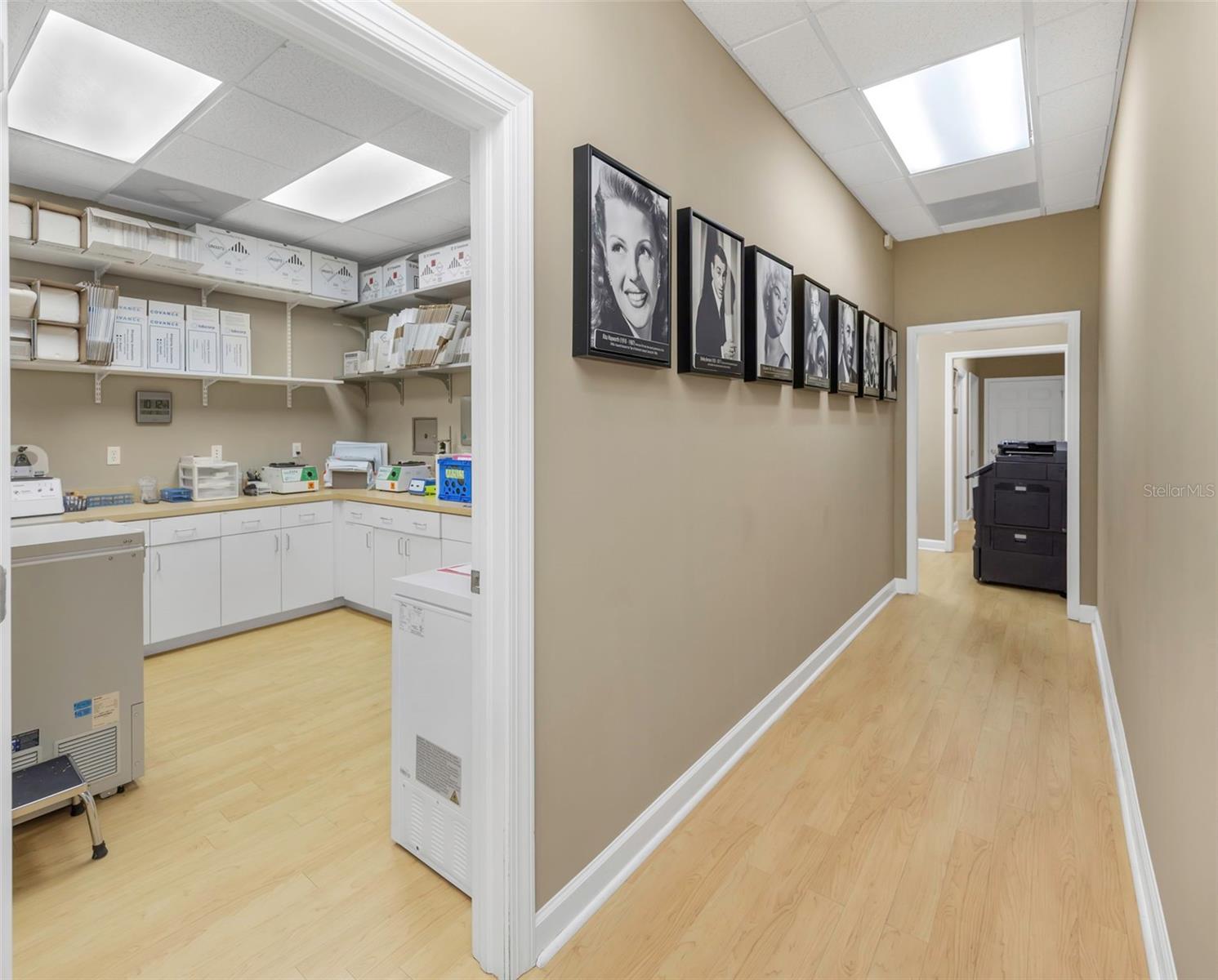 Listing photo id 18 for 14506 University Point Place