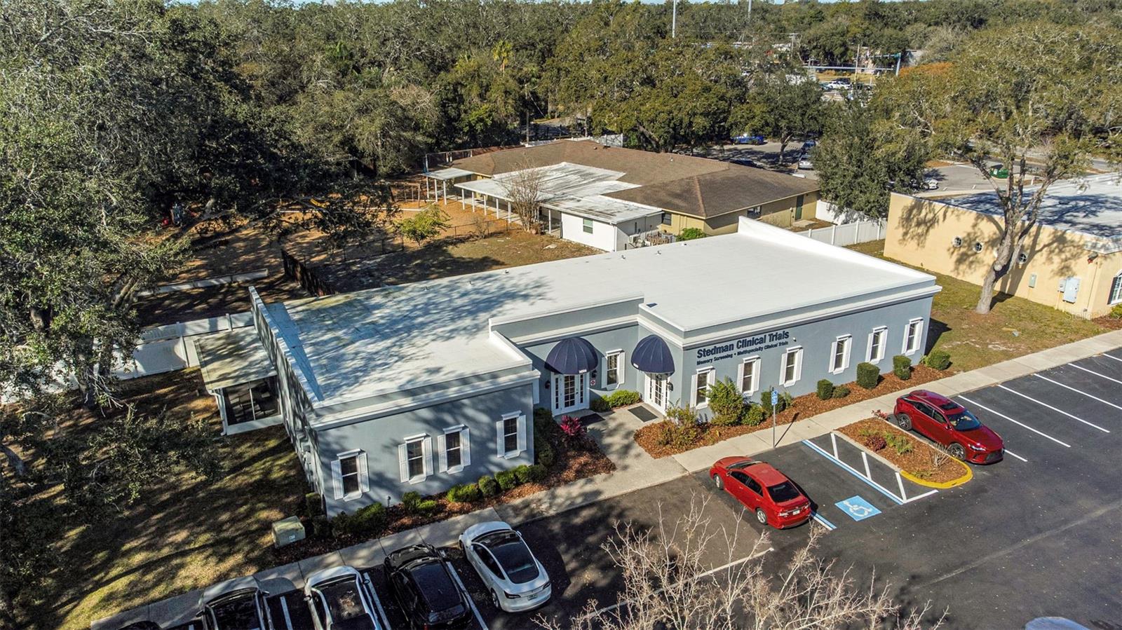 Listing photo id 1 for 14506 University Point Place