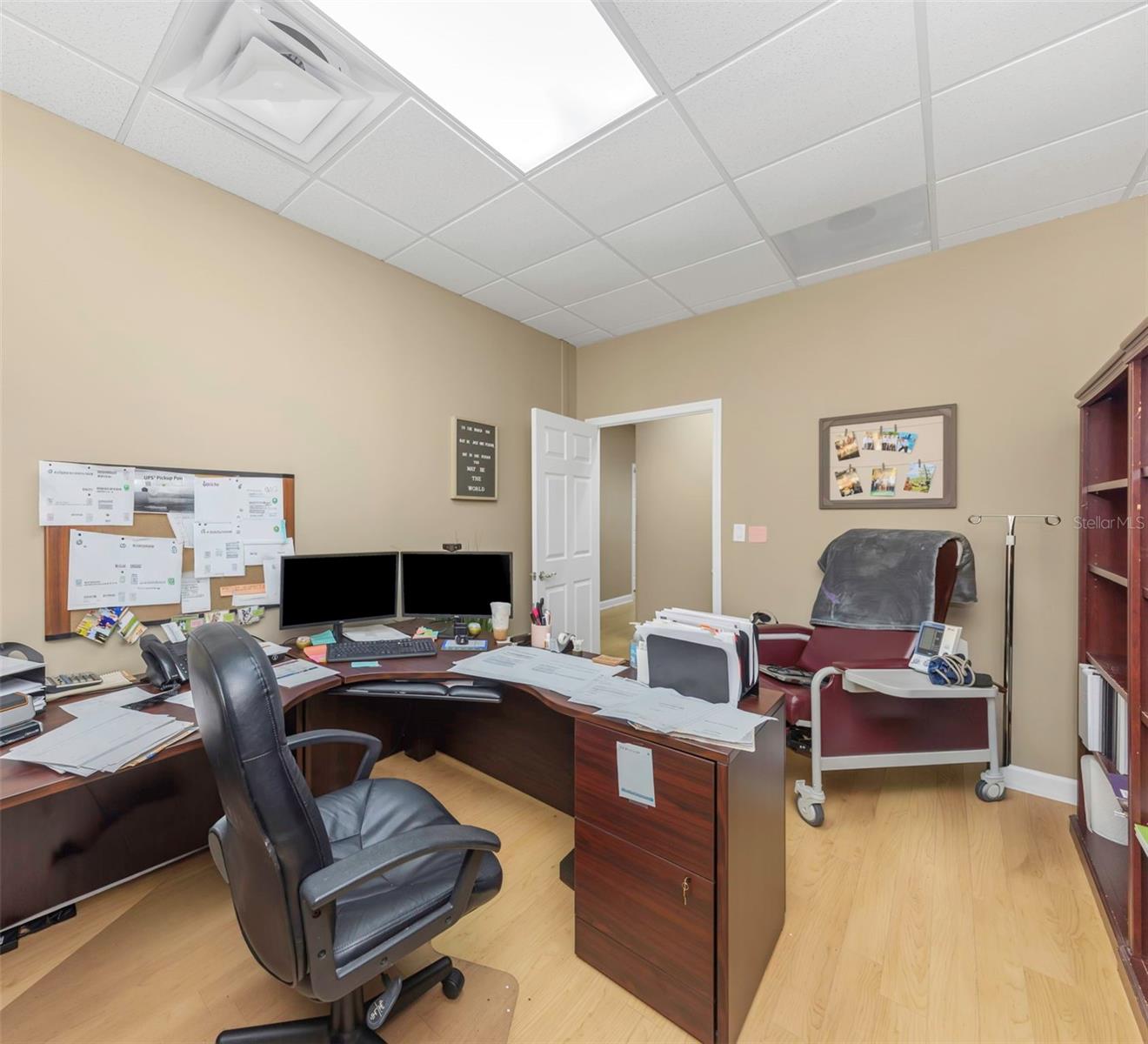 Listing photo id 32 for 14506 University Point Place