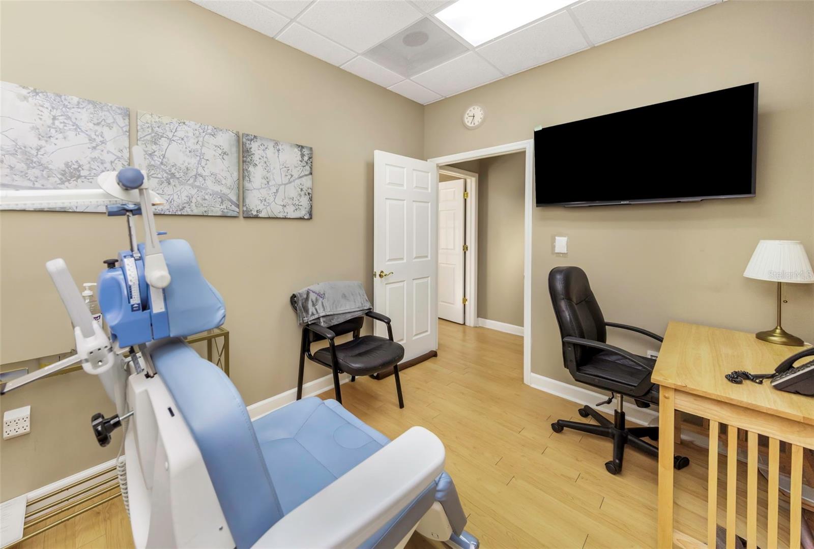 Listing photo id 35 for 14506 University Point Place