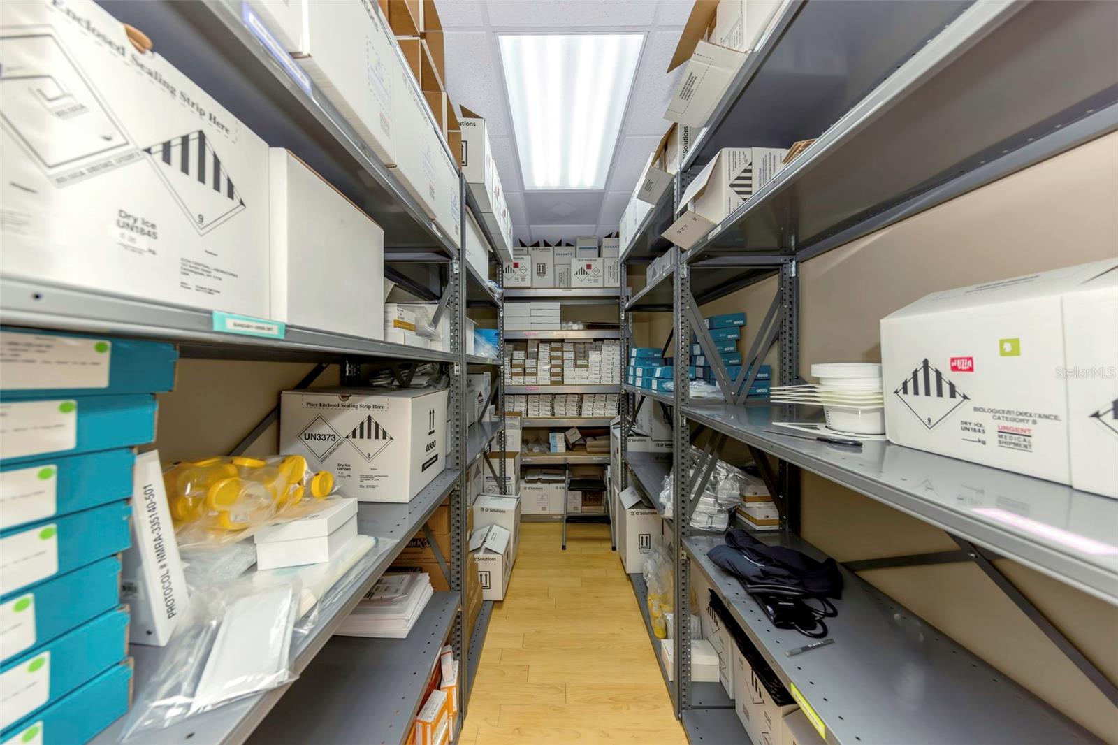 Listing photo id 37 for 14506 University Point Place